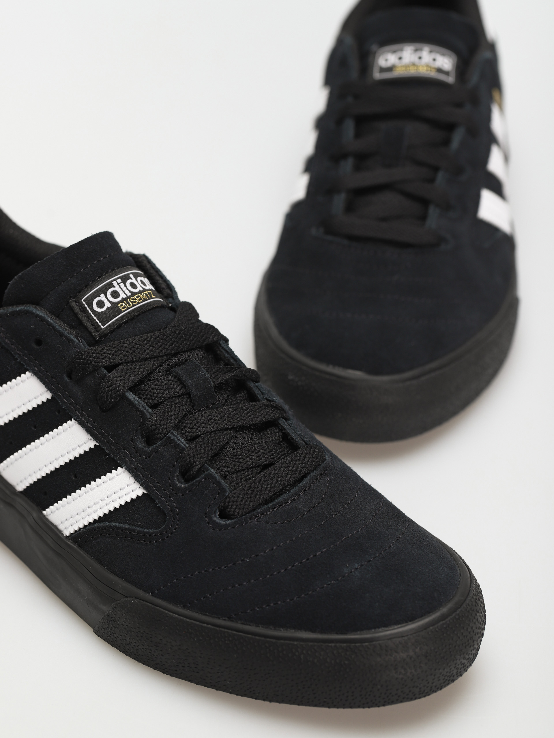 Boty adidas Busenitz Vulc II (cblack/ftwwht/goldmt)
