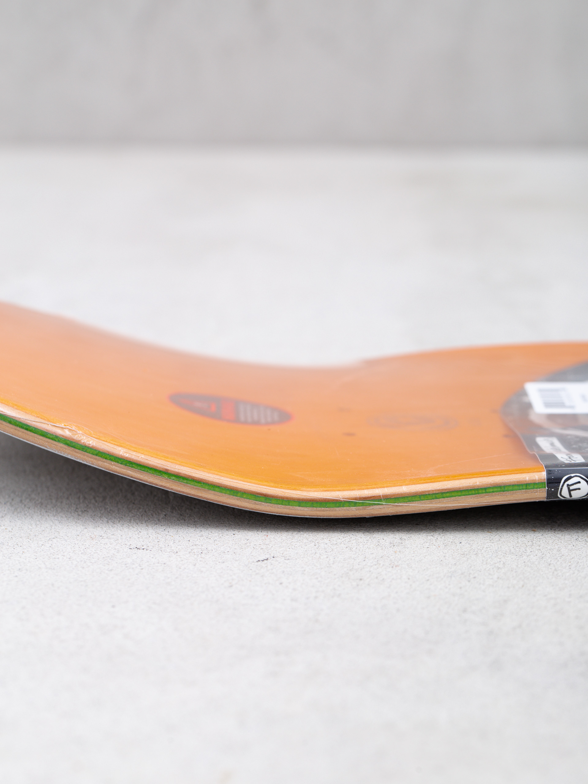 Deska Foundation Broom Co (white)