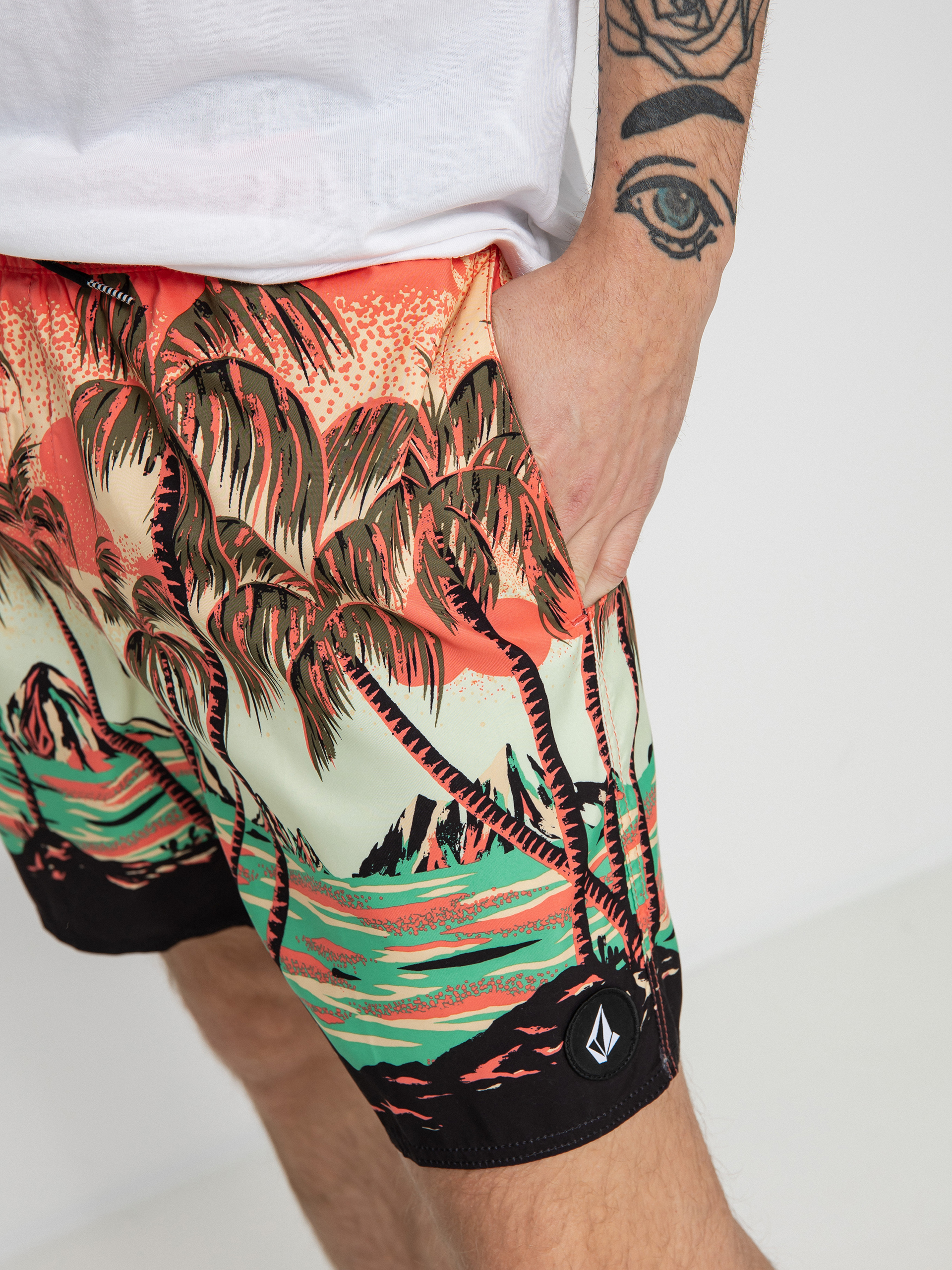 Plážové kraťasy Volcom Novelty Trunk 17 (living coral)