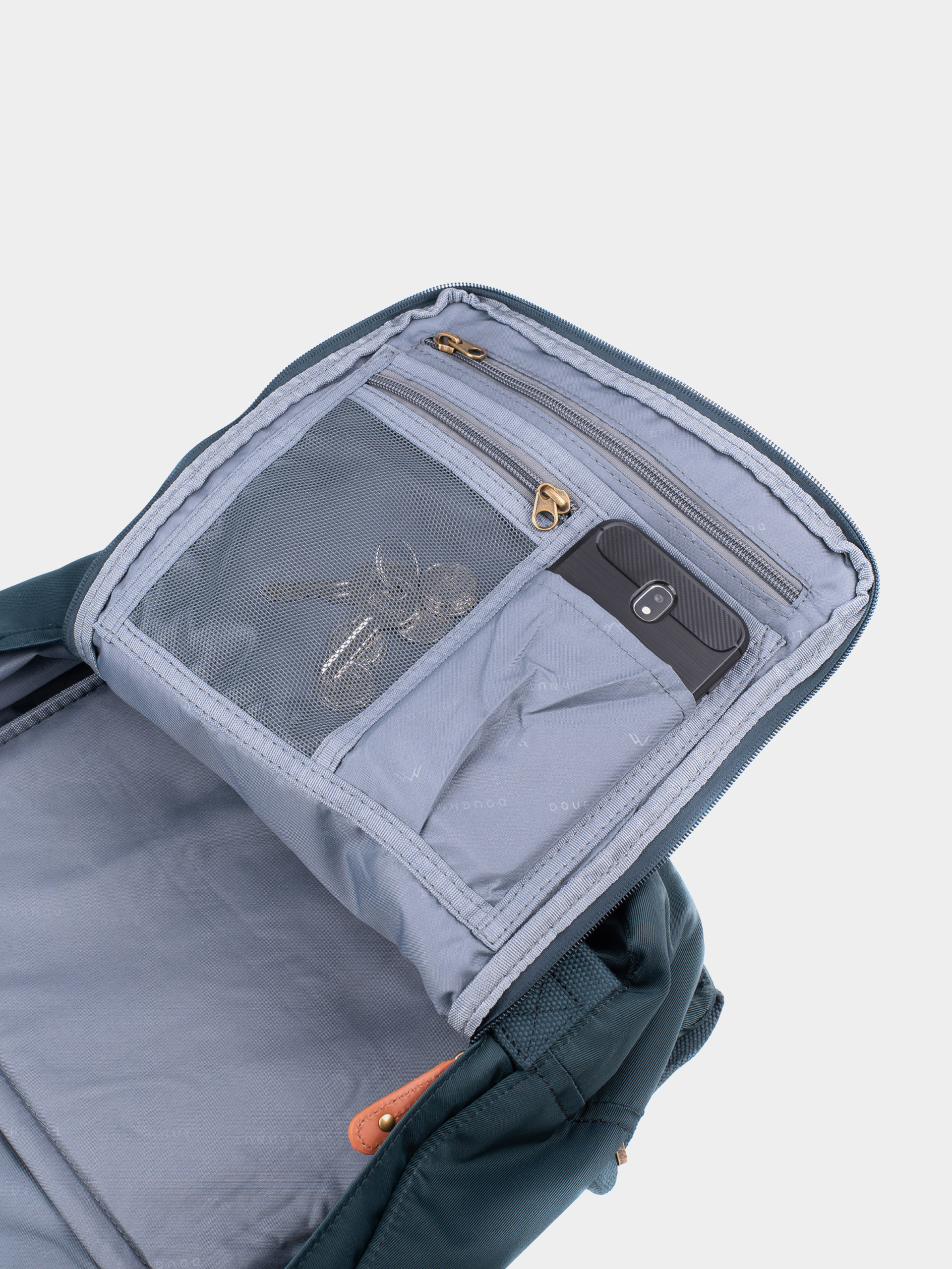 Batoh Doughnut Macaroon (slate green)