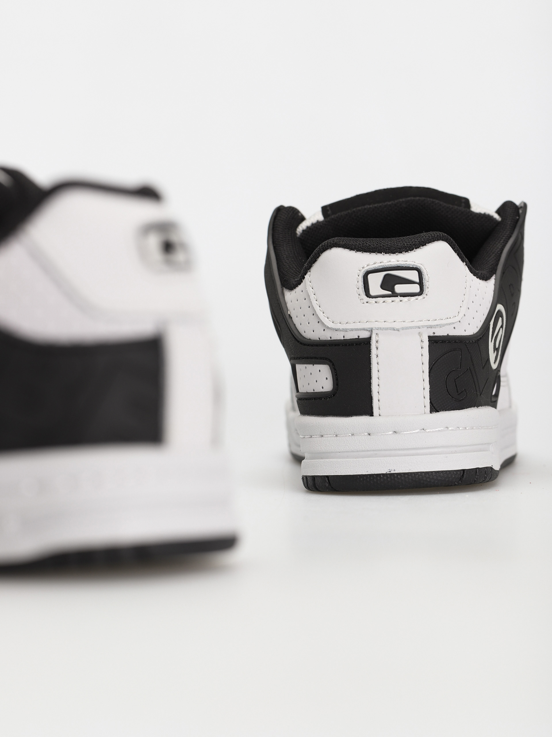 Boty Globe Tilt JR (alloy/black)