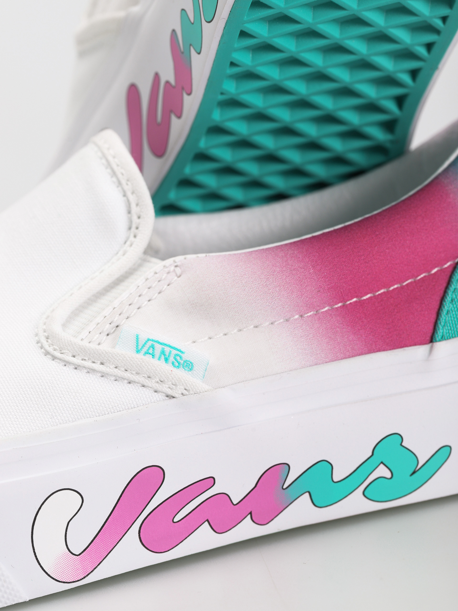 Boty Vans Classic Slip On Platform (spring fade/white/true white)