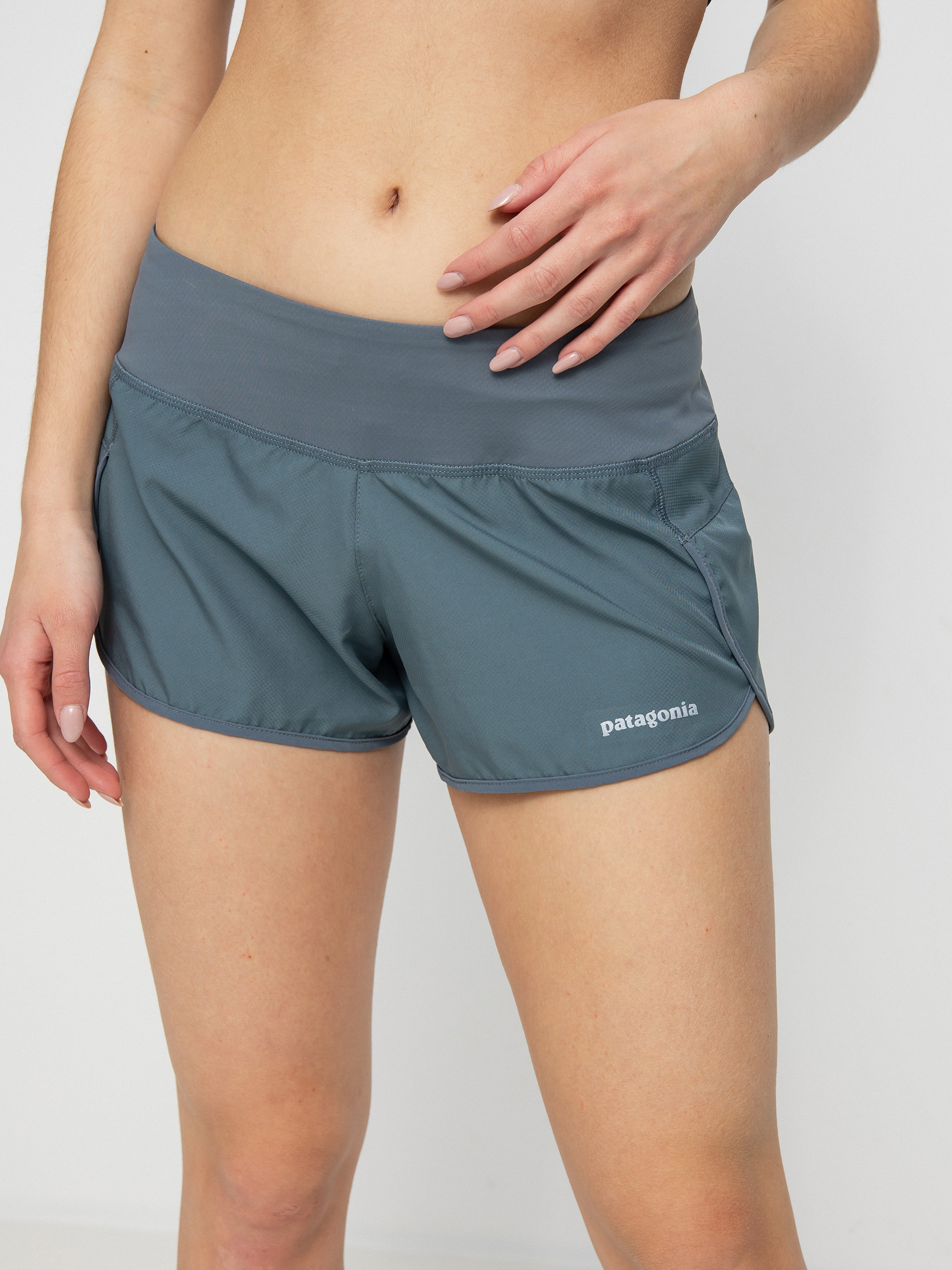 Kraťasy Patagonia Strider 3 1/2 in Wmn (plume grey)