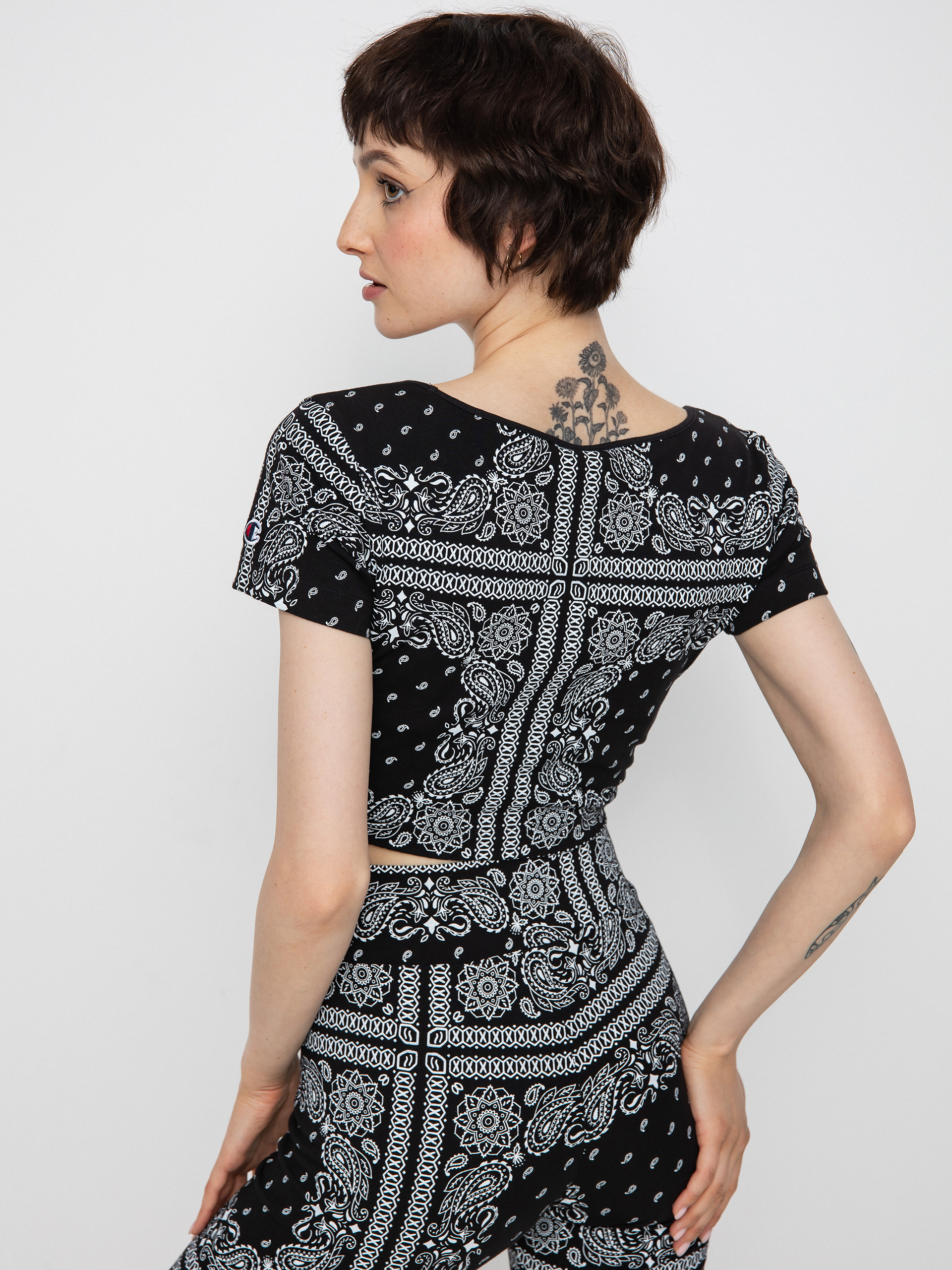 Tričko Champion Crewneck Croptop 115127 Wmn (nbk/allover)