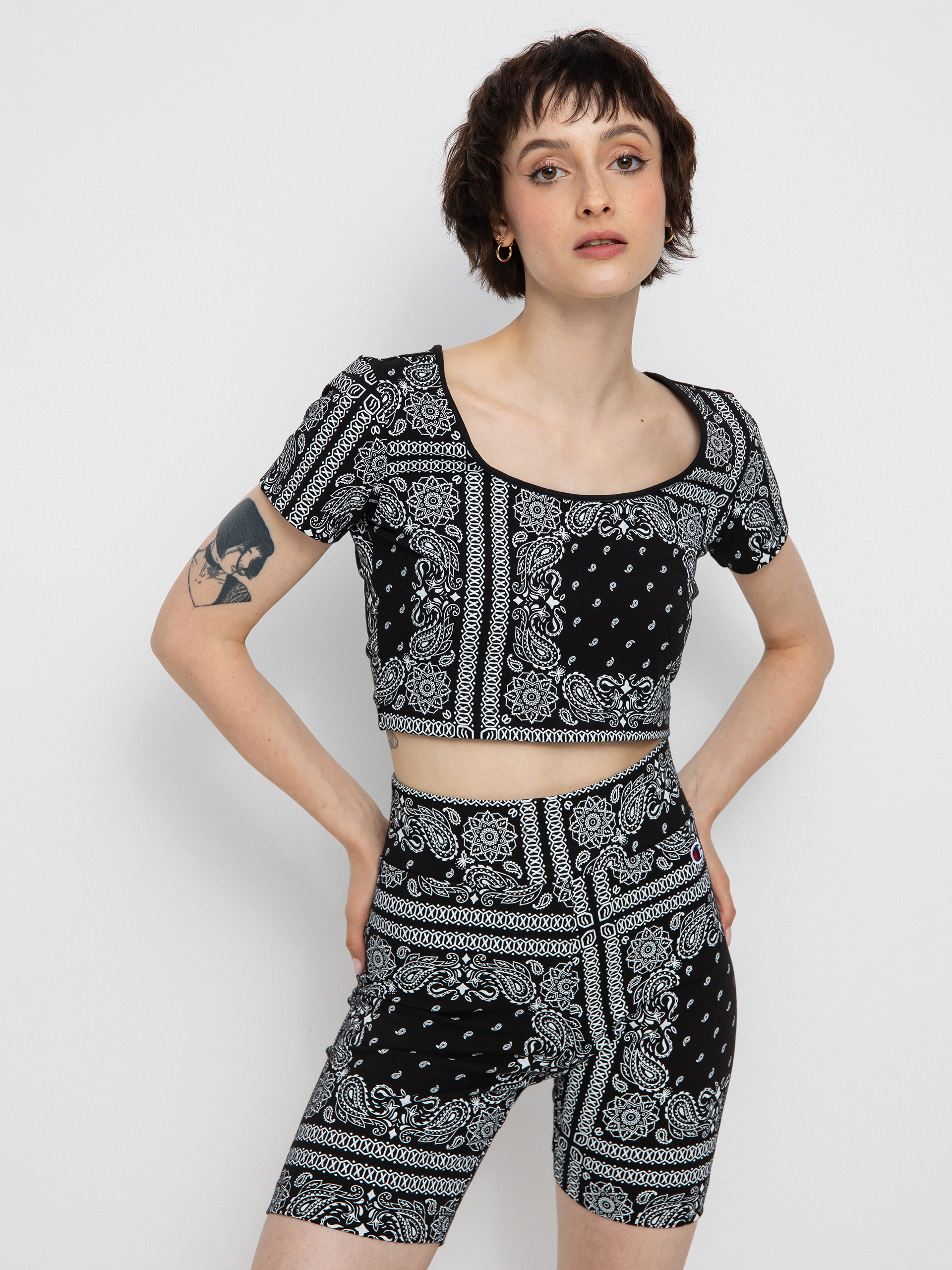 Tričko Champion Crewneck Croptop 115127 Wmn (nbk/allover)