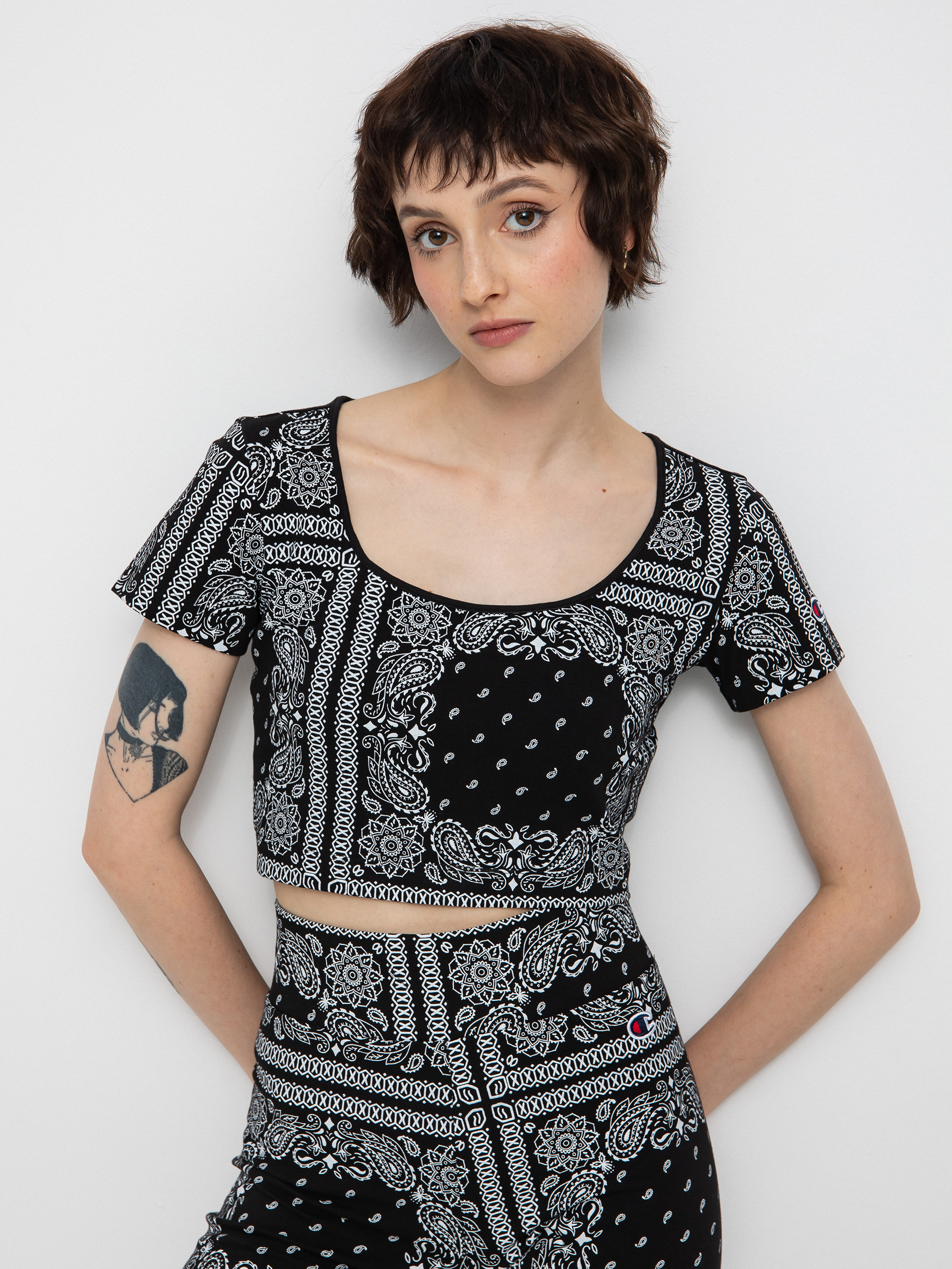 Tričko Champion Crewneck Croptop 115127 Wmn (nbk/allover)