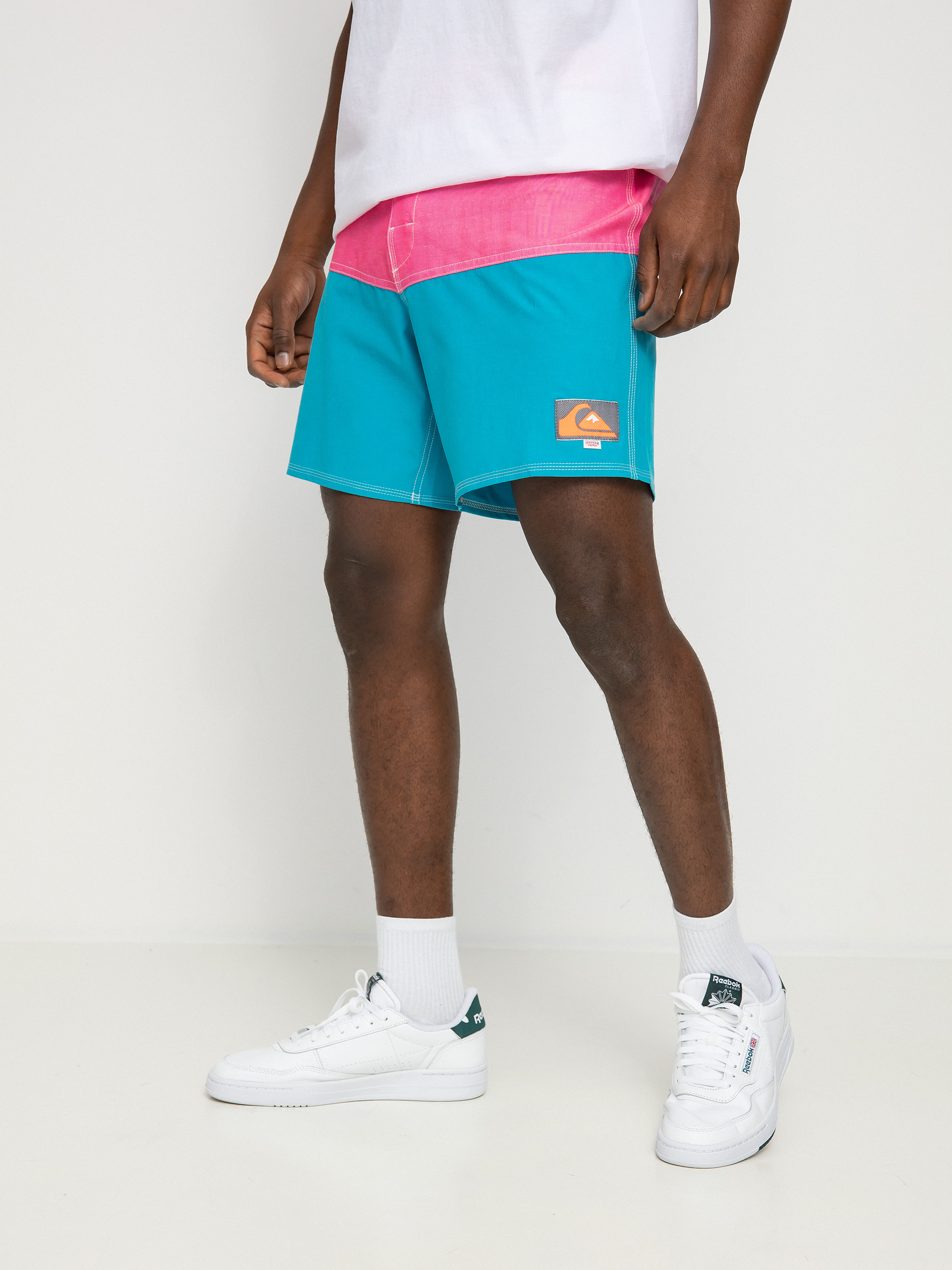 Plážové kraťasy Quiksilver X Stranger Things Butt Logo 1986 17 (lenora hills)