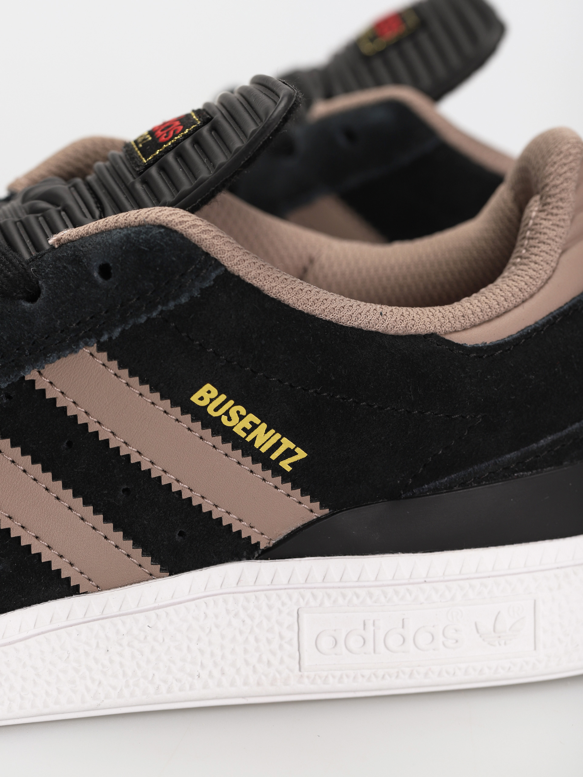 Boty adidas Busenitz (cblack/chabrn/ftwwht)