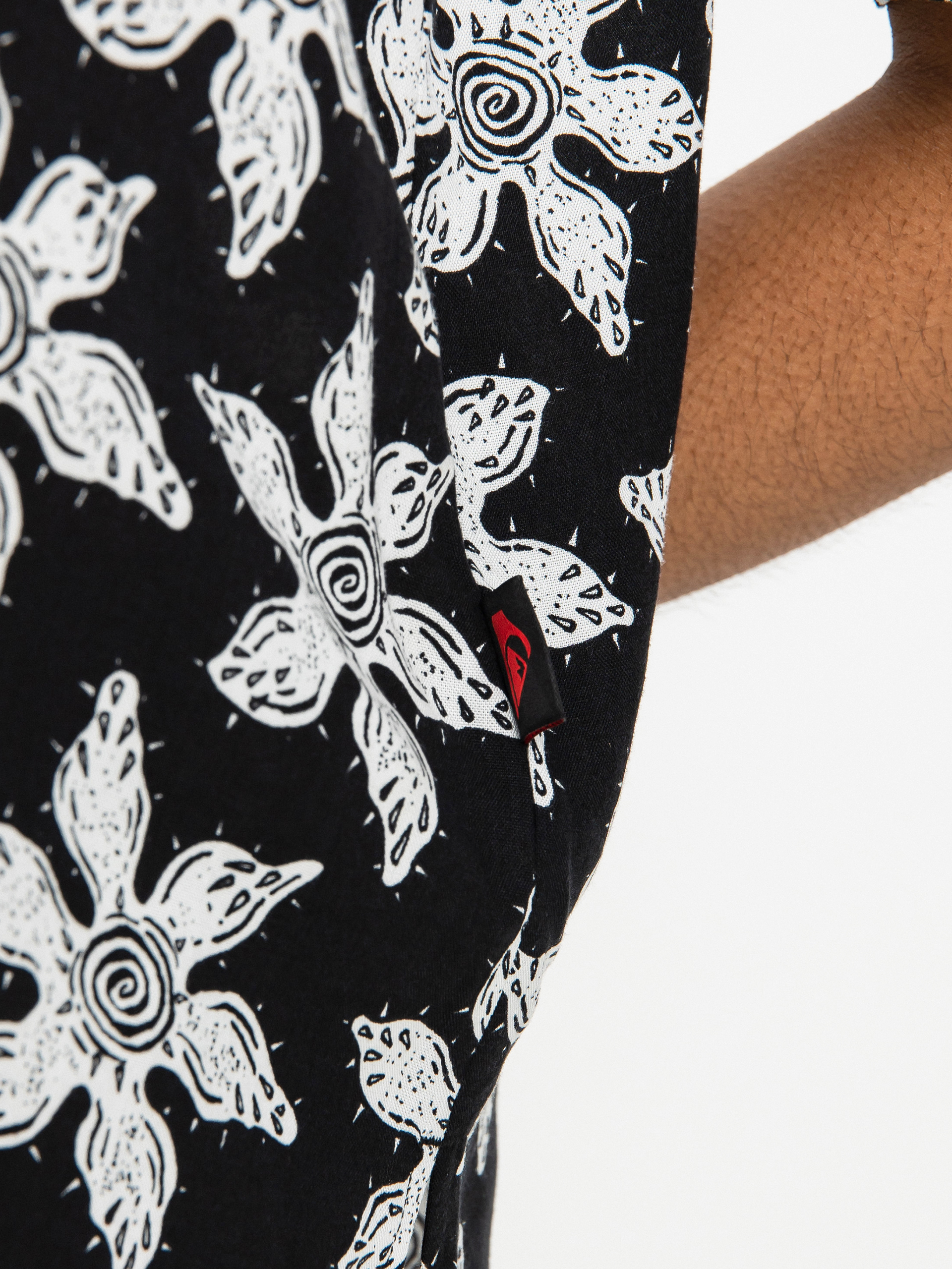 Košile Quiksilver X Stranger Things Upside Down Wmn (upsidown monster flower black)