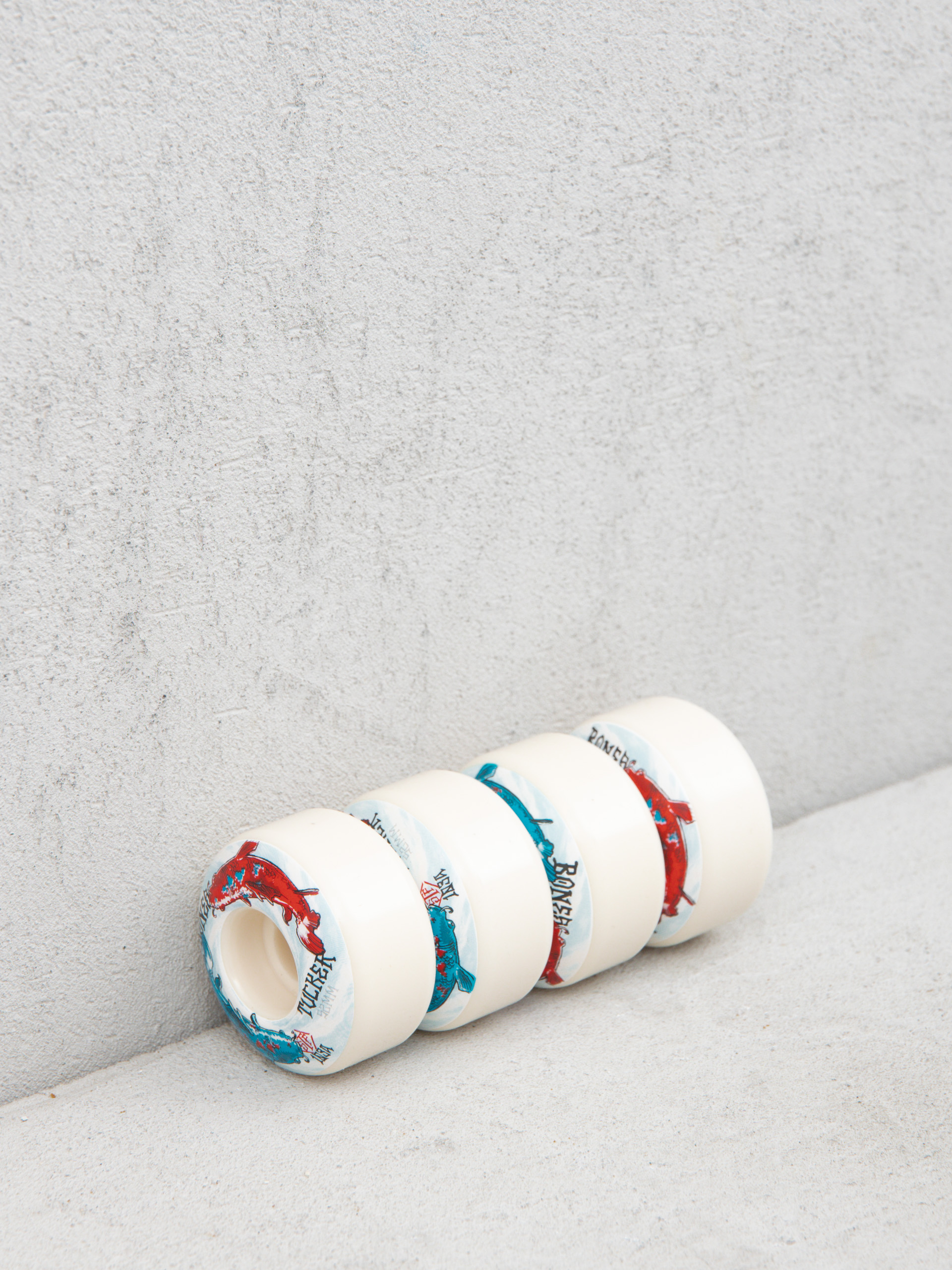 Kolečka Bones Tucker Big Fish V1 Standard STF 103A (white)