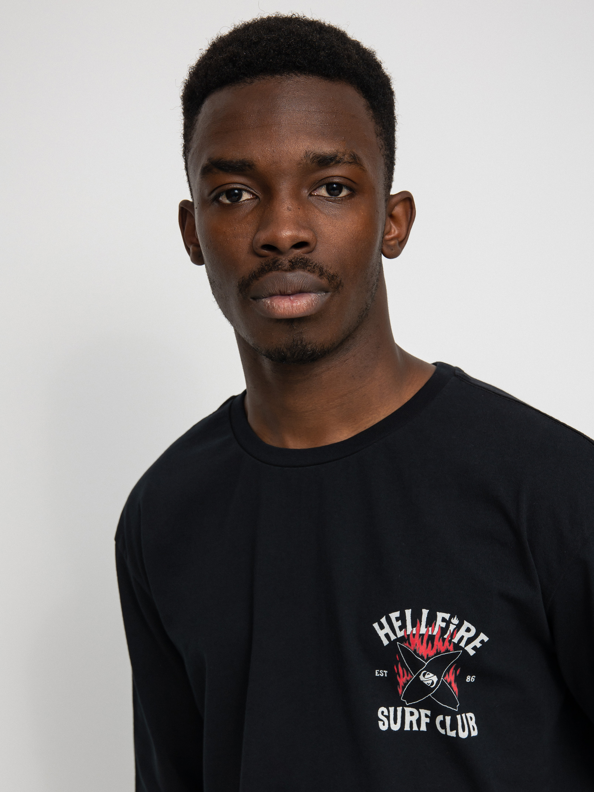 Triko Quiksilver X Stranger Things Hell Fire Surf Club (black)