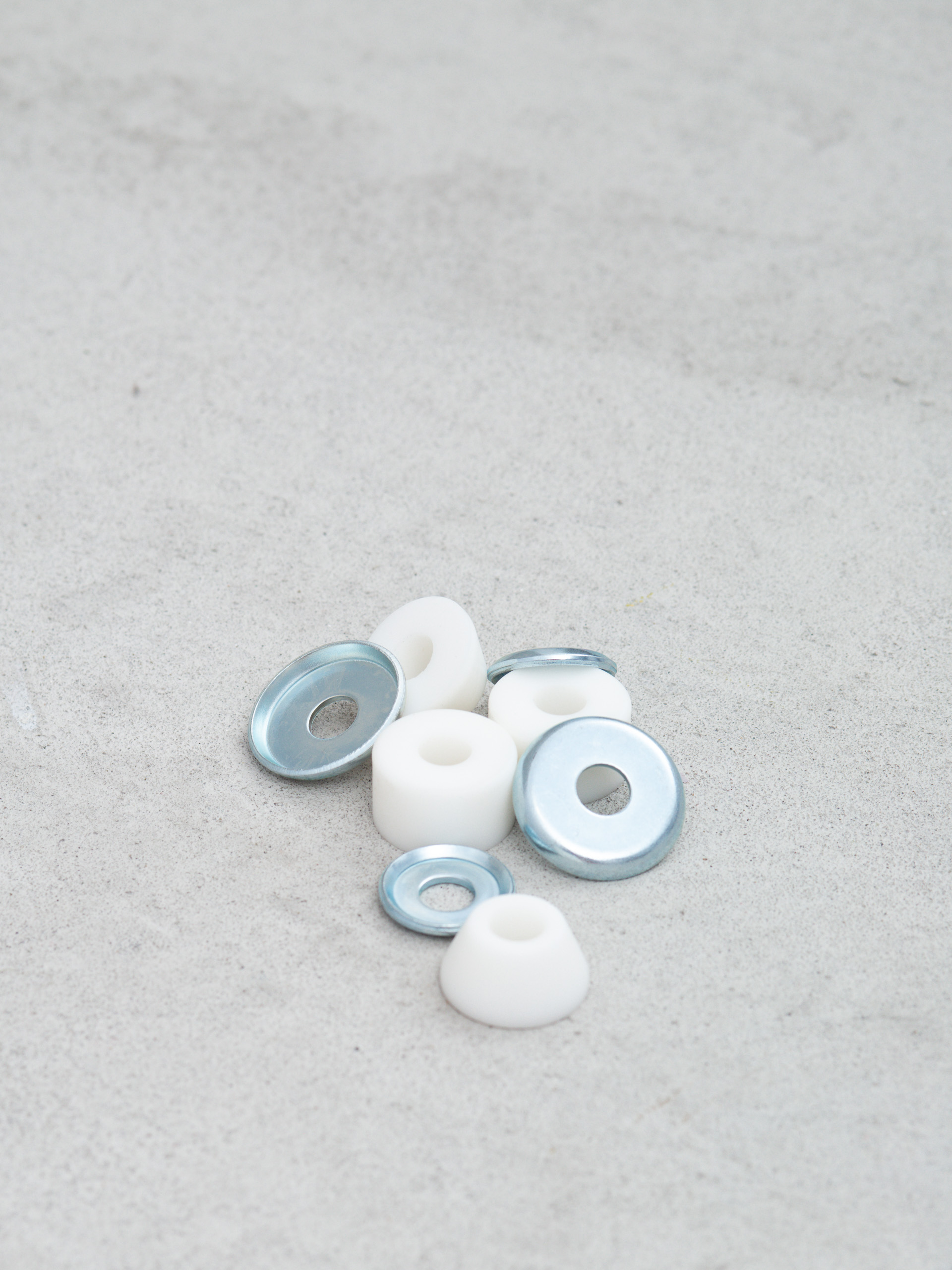 Gumičky Ace Stock Medium Bushings (white)