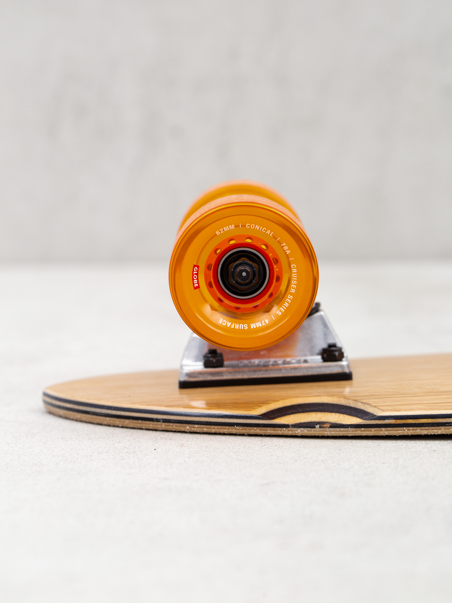 Cruiser Globe Blazer (white oak/concrete)