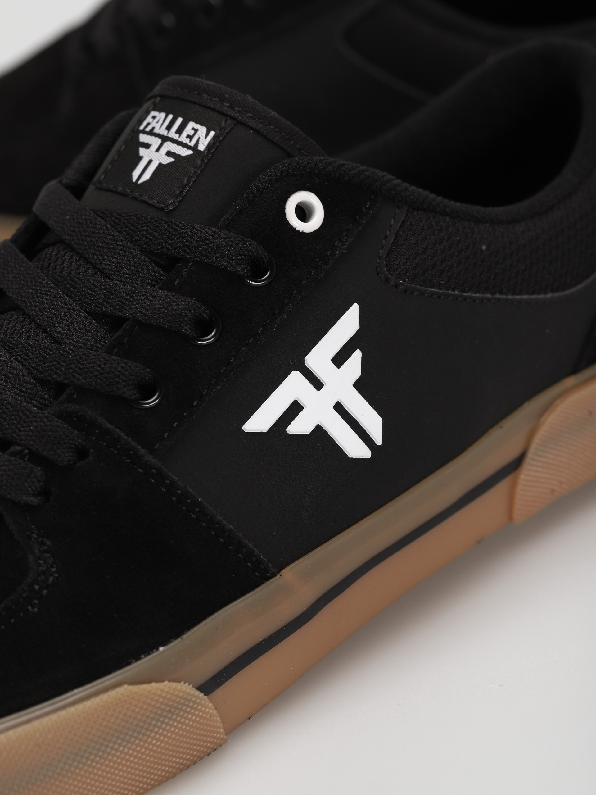 Boty Fallen Patriot Vulc (black/white/gum)