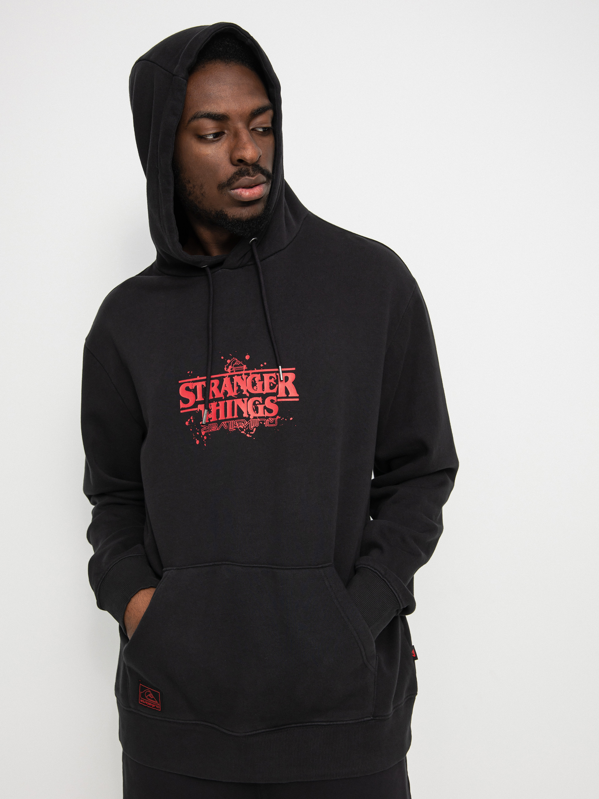 Mikina s kapucí Quiksilver X Stranger Things Official Logo HD (black)