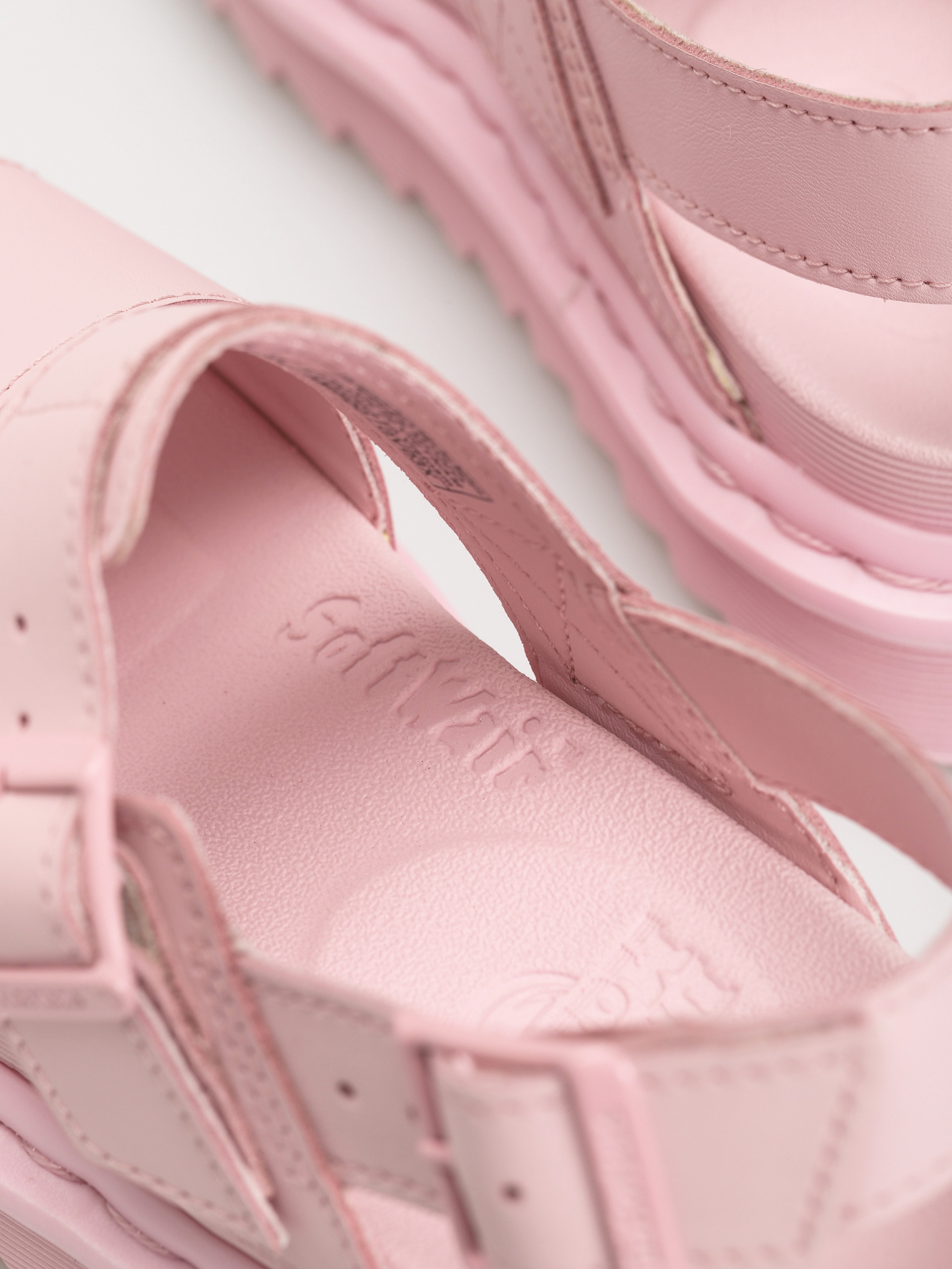 Sandaly Dr. Martens Voss Mono Wmn (chalk pink hydro)