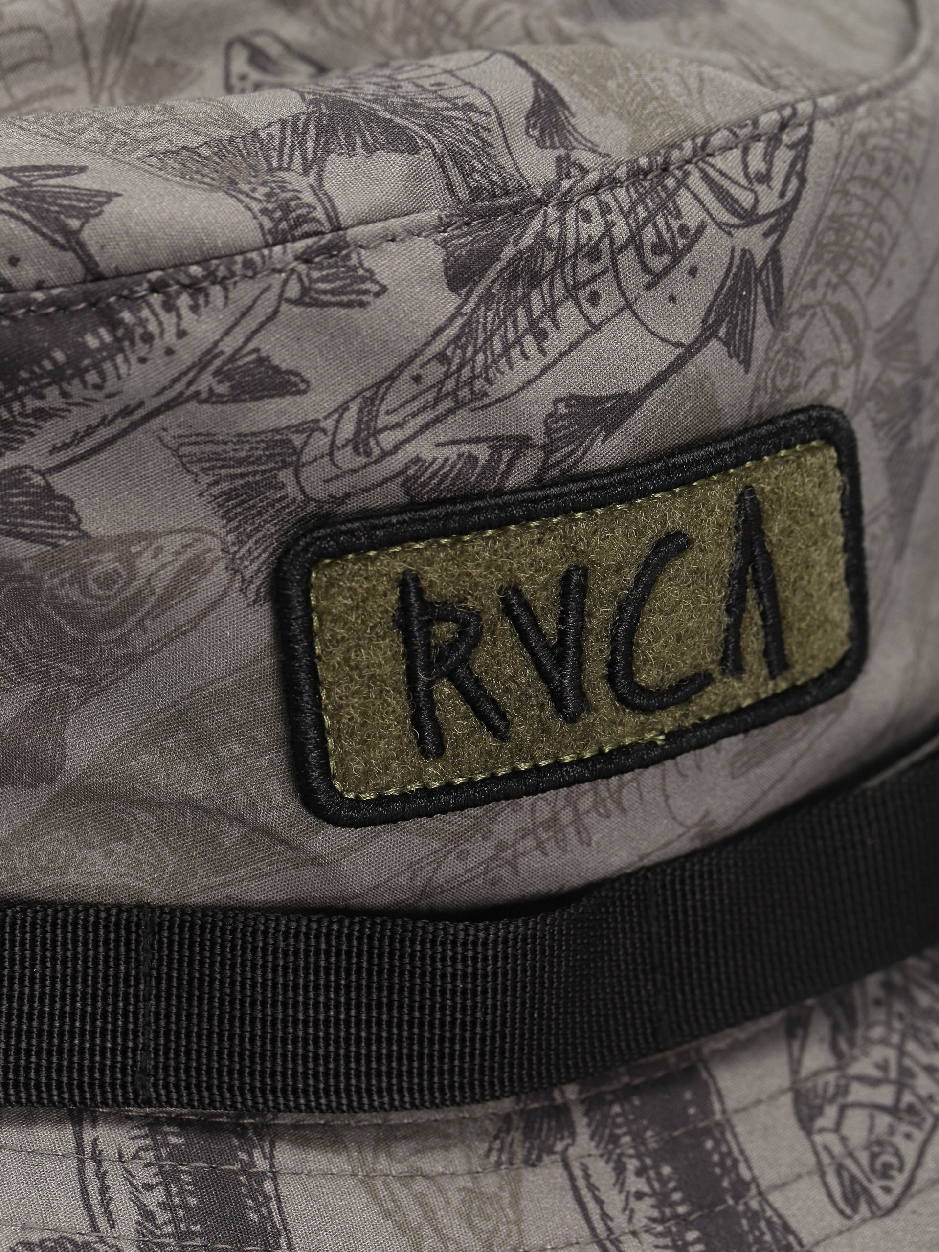 Klobouk RVCA Horton Bucket (camo)