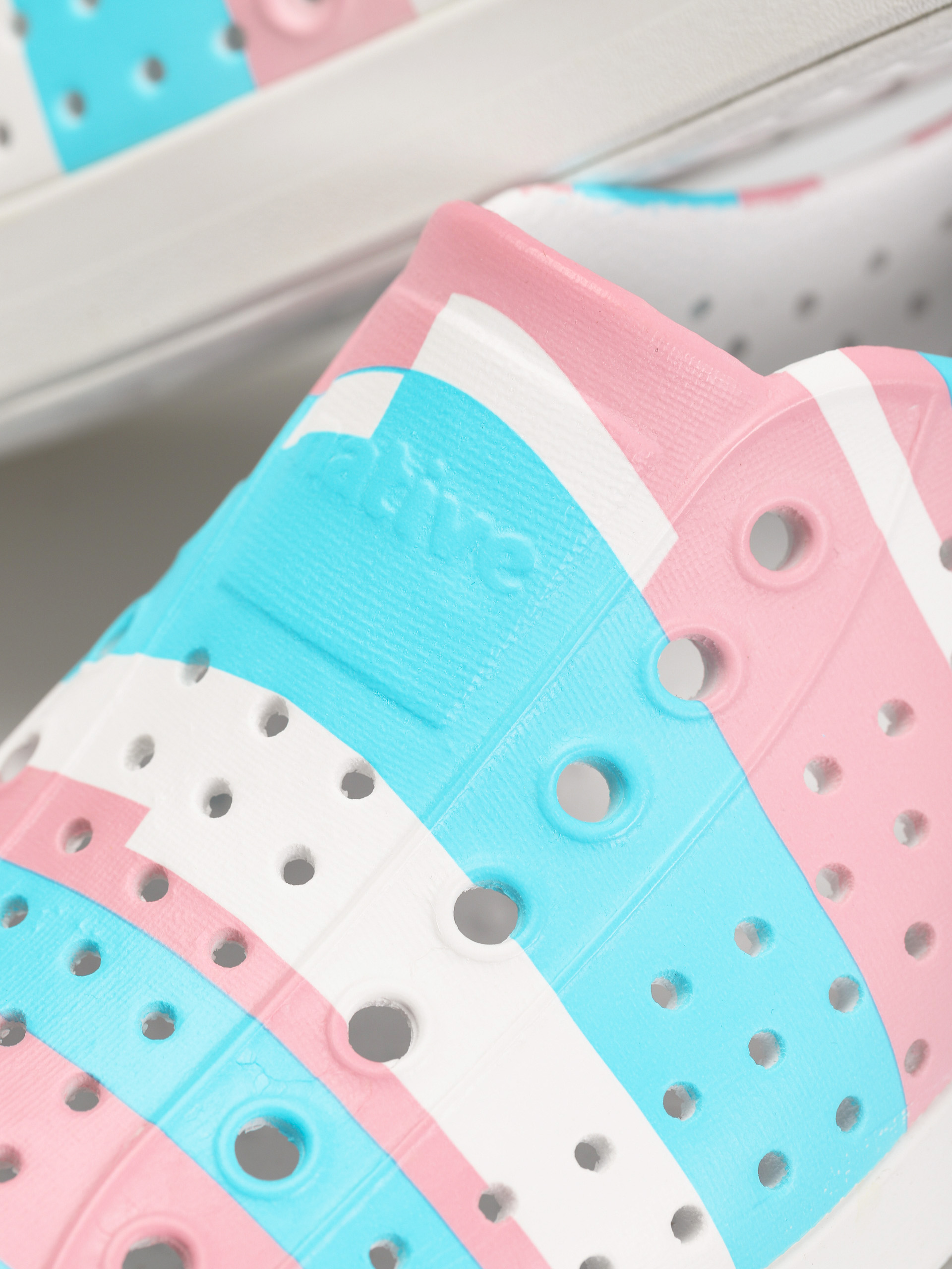 Boty Native Jefferson Print (shell white/shell white/pastel multi stripe)