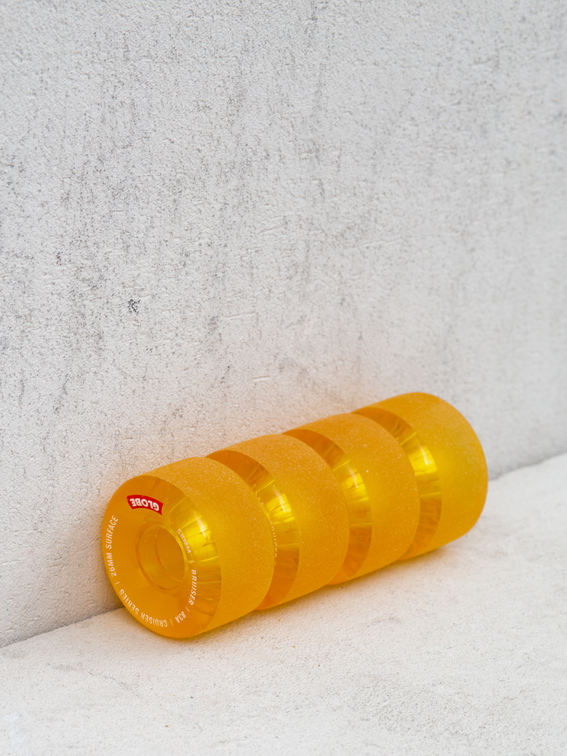 Kolečka Globe Bruiser (clear honey)