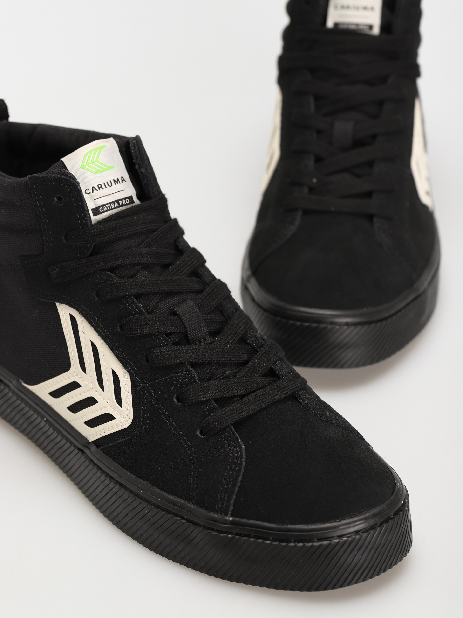 Boty Cariuma Catiba High Pro (all black suede and canvas ivory logo)