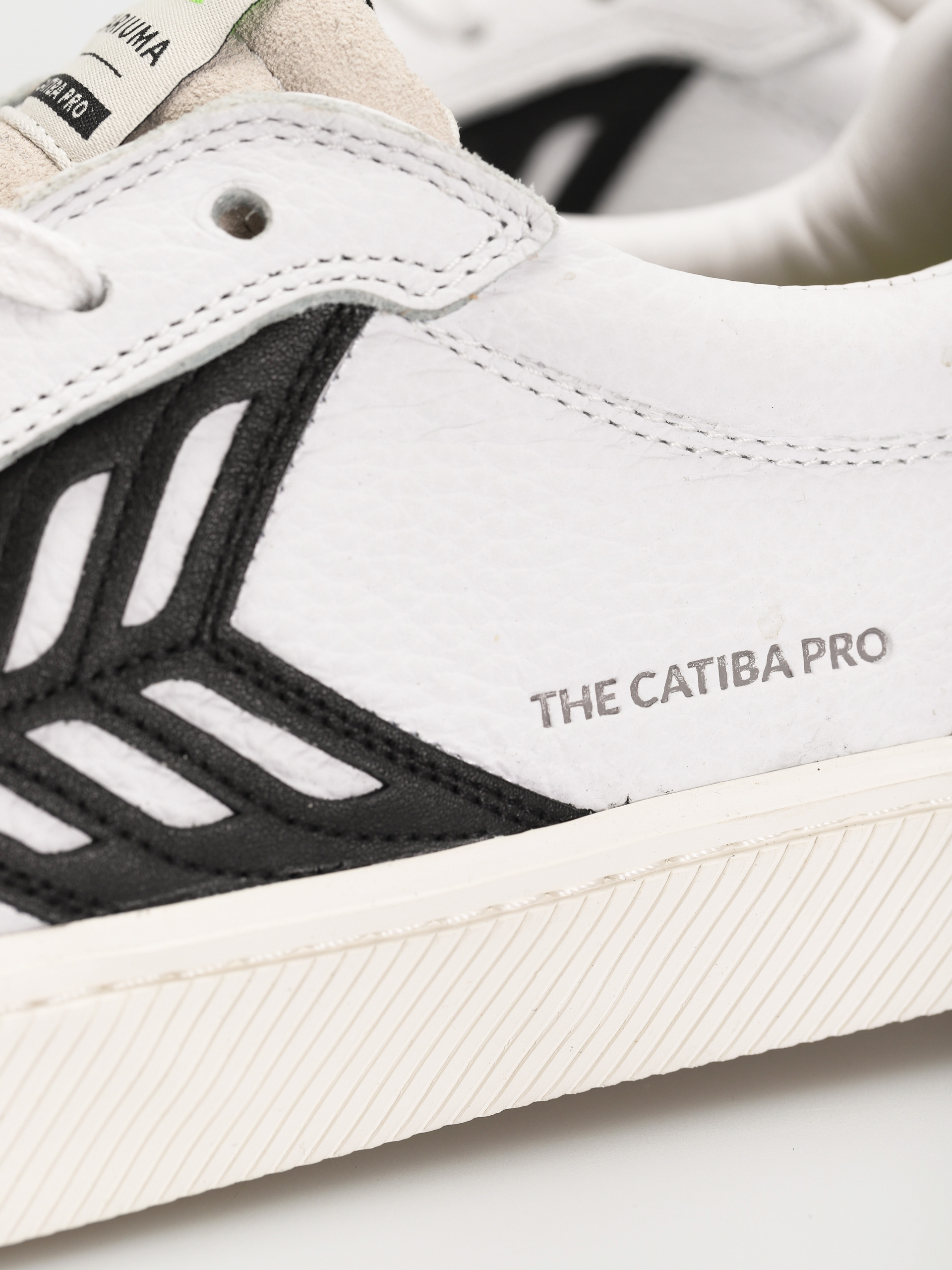 Boty Cariuma Catiba Pro (white premium leather vintage white suede)
