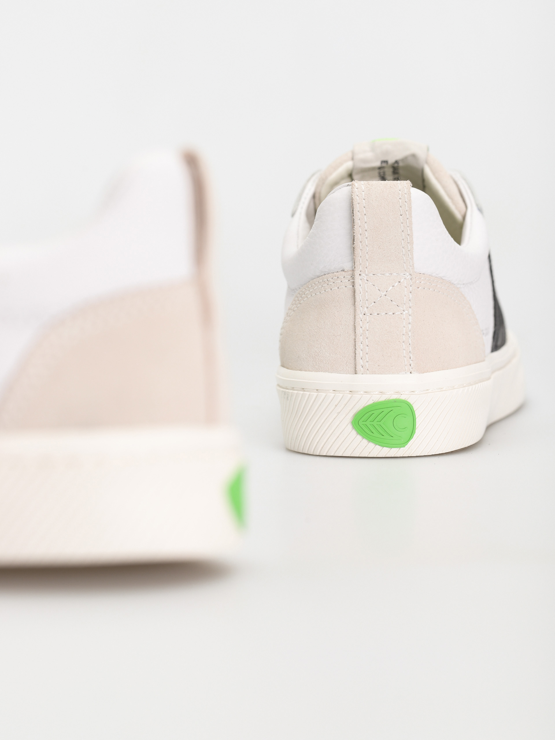 Boty Cariuma Catiba Pro (white premium leather vintage white suede)