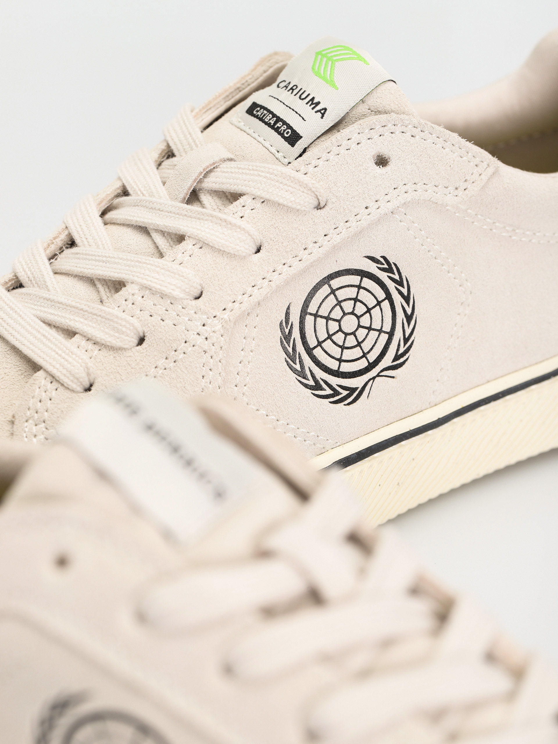 Boty Cariuma Catiba Pro Berrics (vintage white suede)