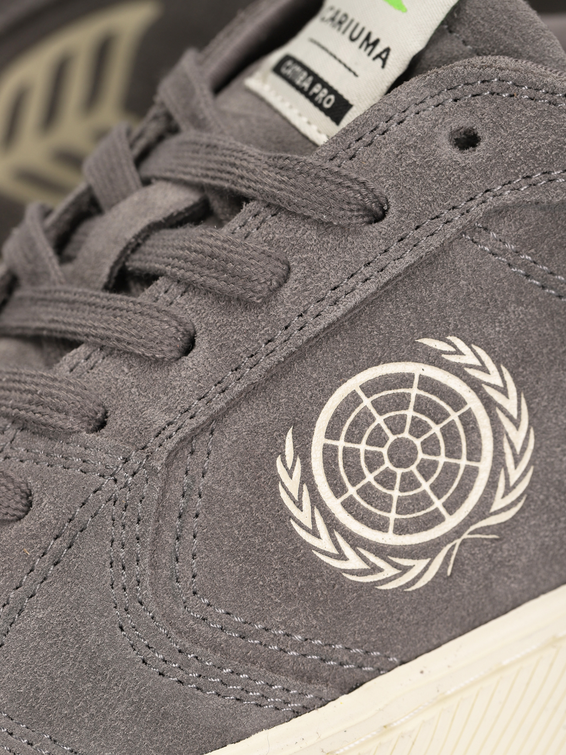 Boty Cariuma Catiba Pro Berrics (charcoal grey suede)