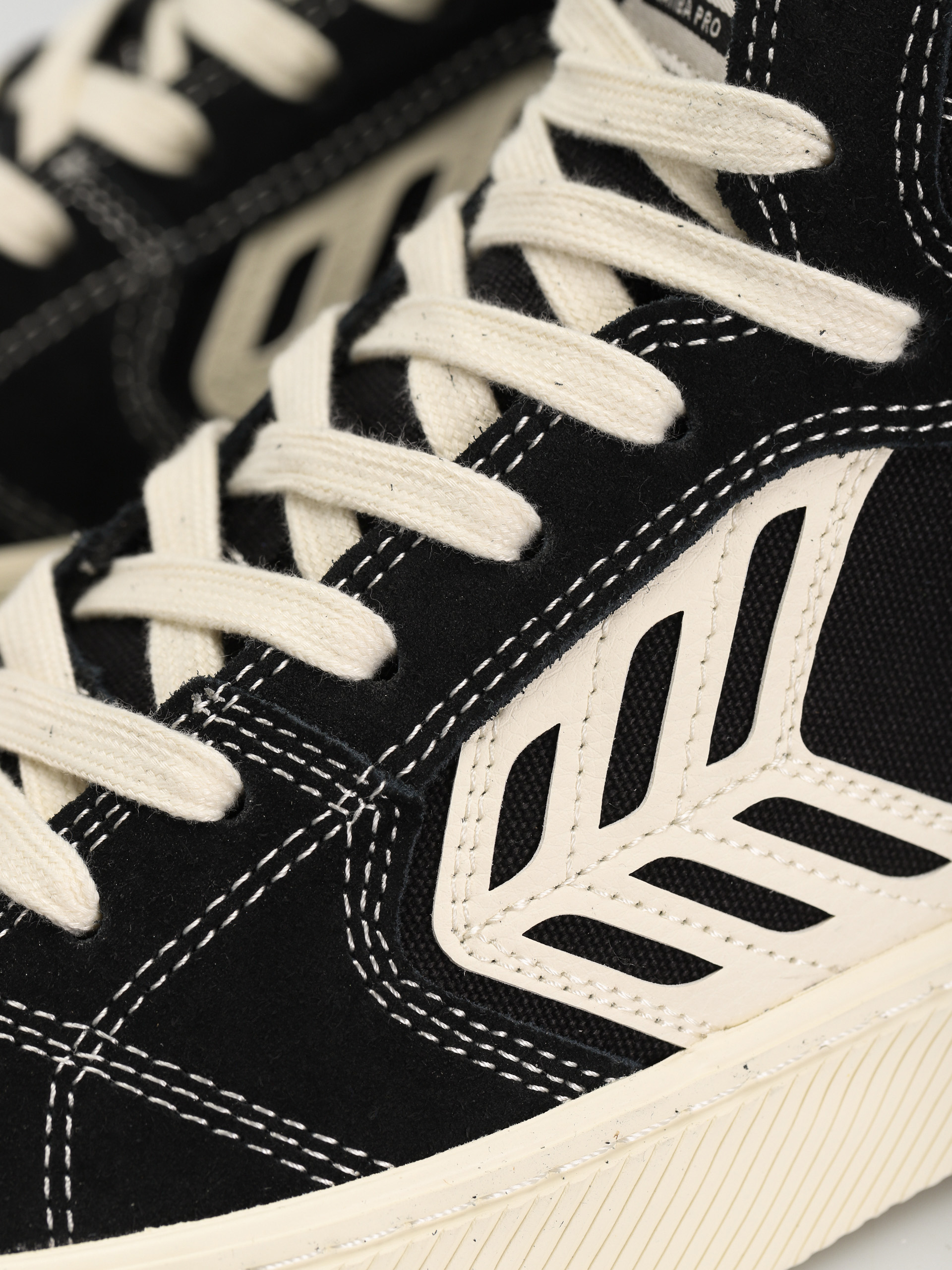 Boty Cariuma Catiba High Pro (black suede and canvas contrast thread ivory logo)