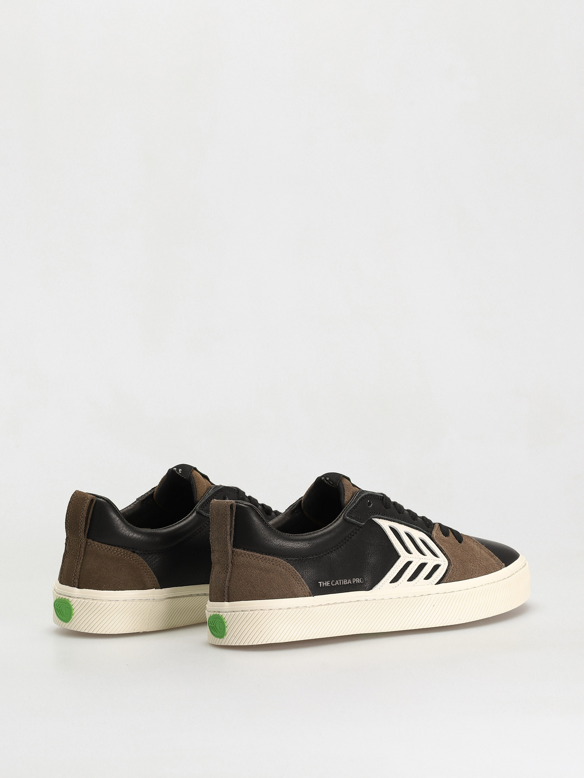 Boty Cariuma Catiba Pro (black premium leather dark khaki suede)
