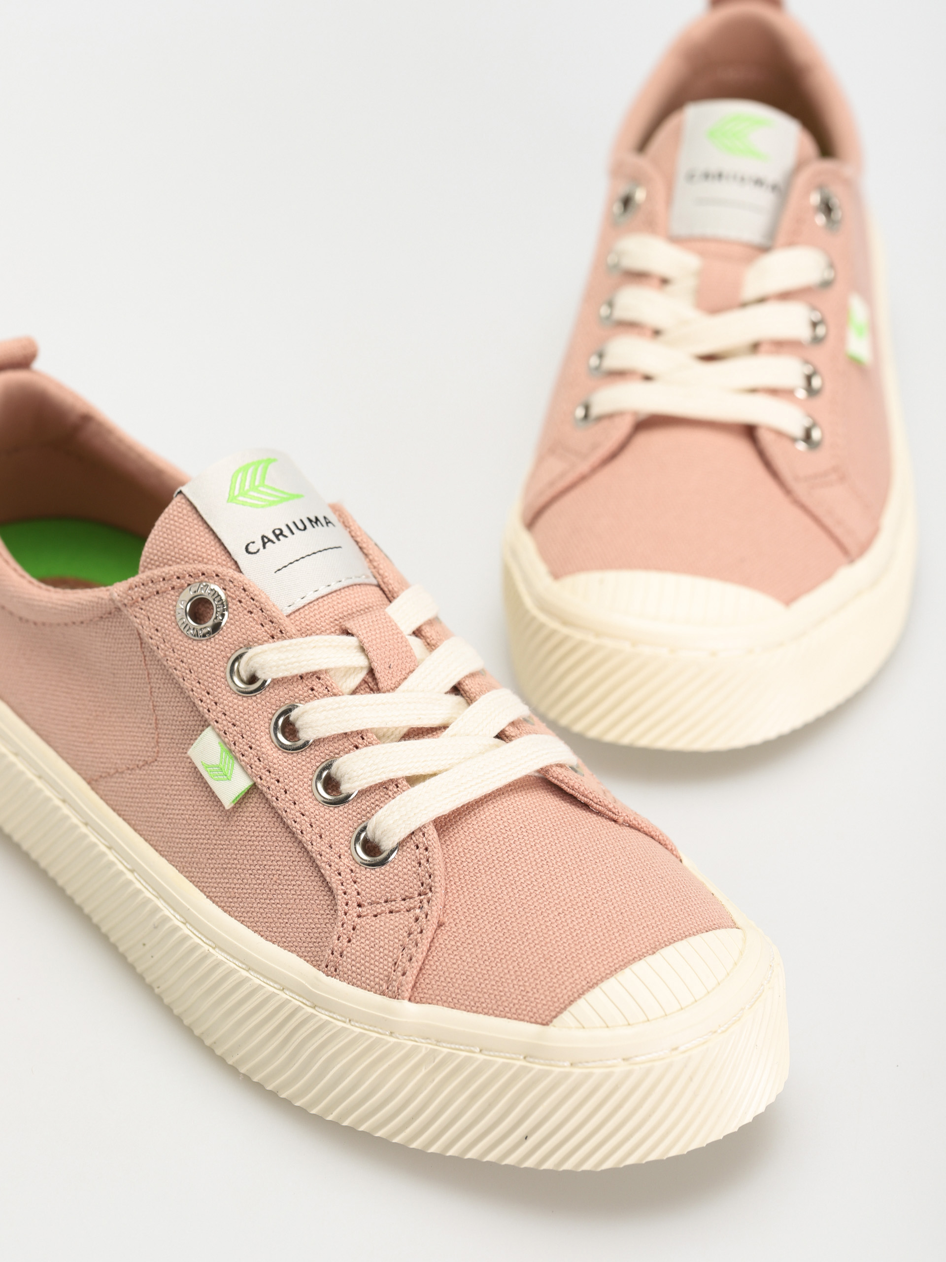Boty Cariuma Oca Low (rose canvas)