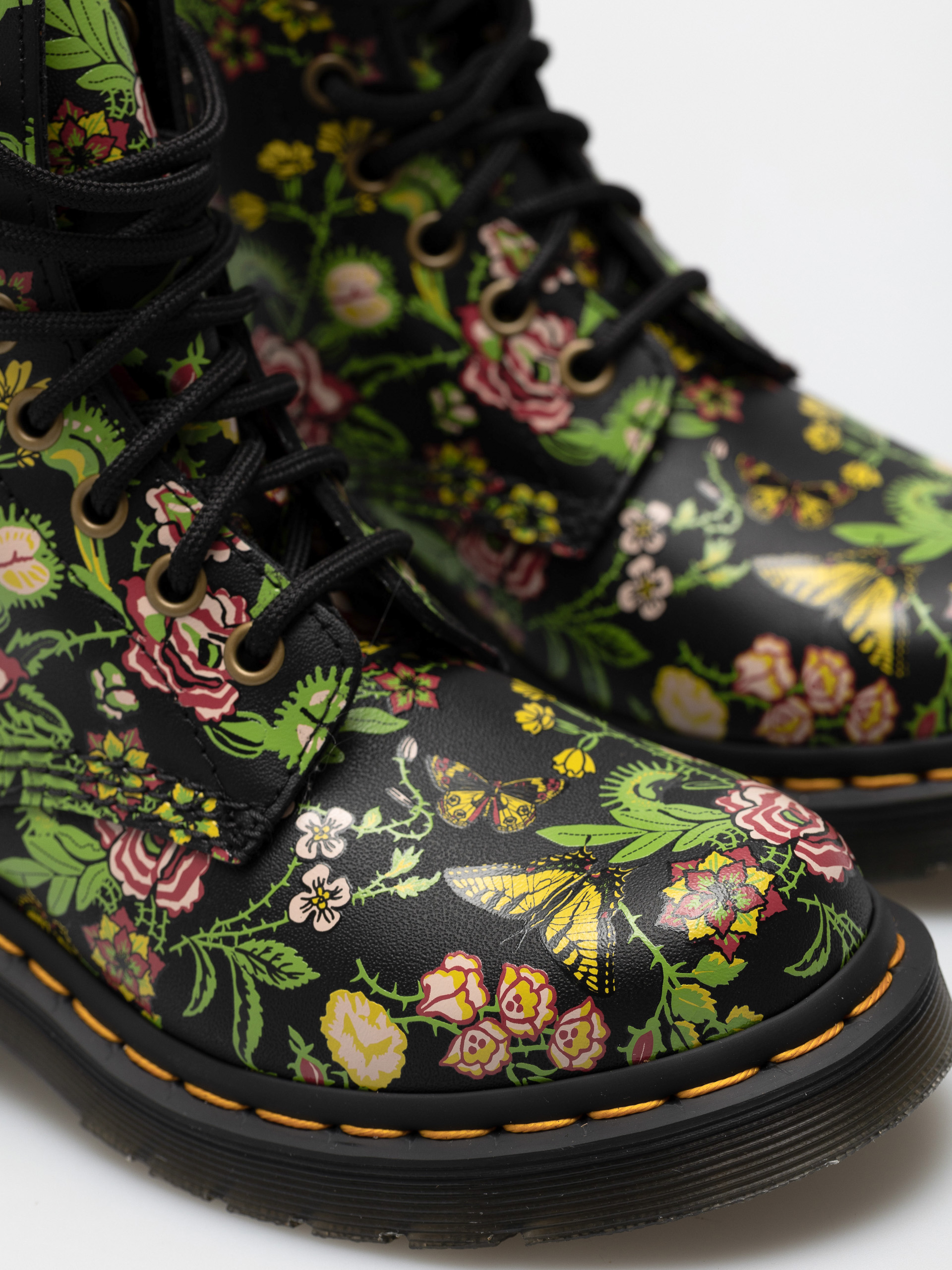 Boty Dr. Martens 1460 Bloom Wmn (black backhand)