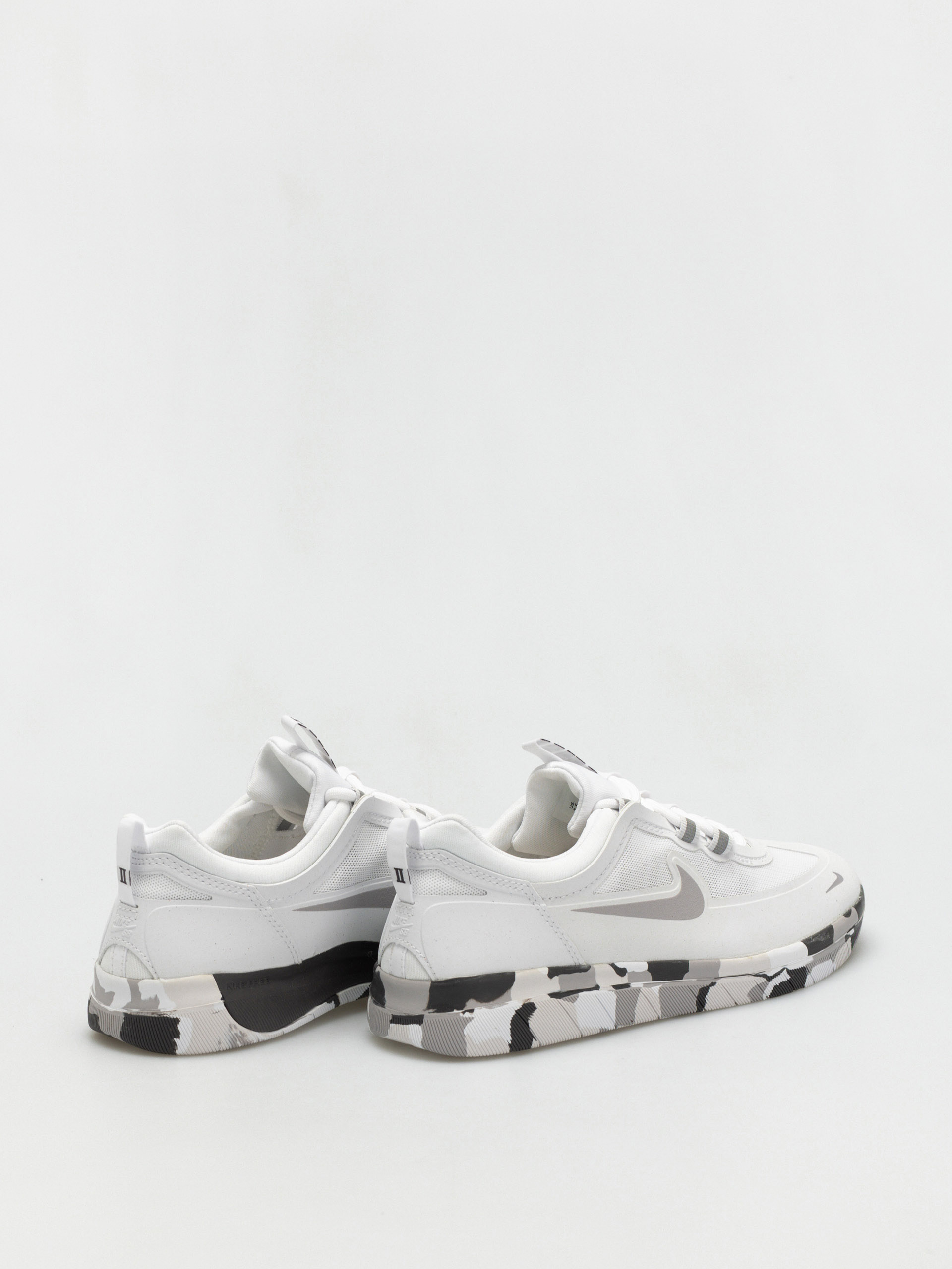 Boty Nike SB Nyjah Free 2 (white/atmosphere grey thunder grey)