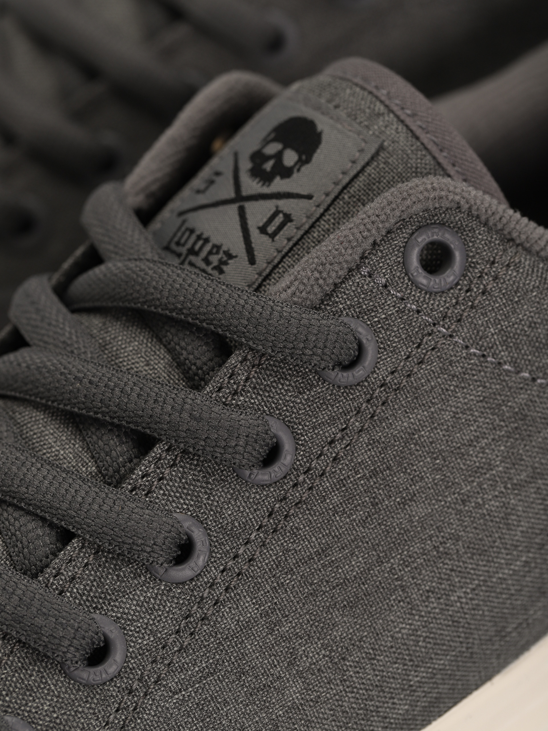 Boty Circa Al 50 (charcoal/off white)