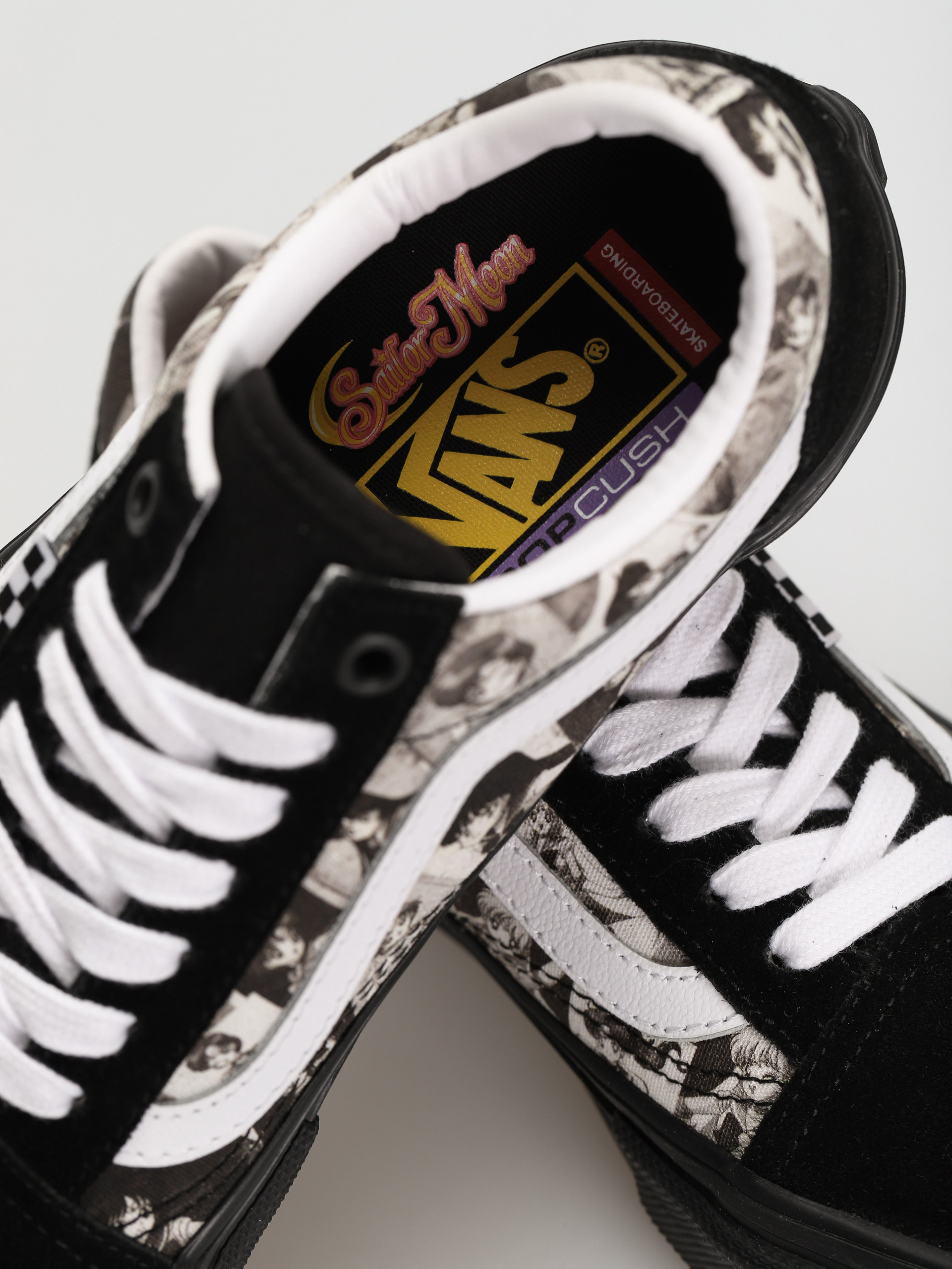 Boty Vans X Sailor Moon Skate Old Skool (pretty guardian sailor moon black/black)