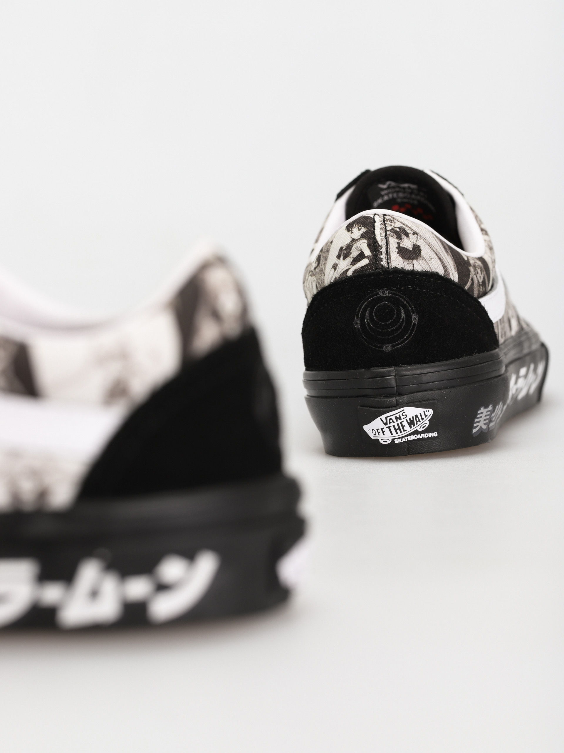 Boty Vans X Sailor Moon Skate Old Skool (pretty guardian sailor moon black/black)