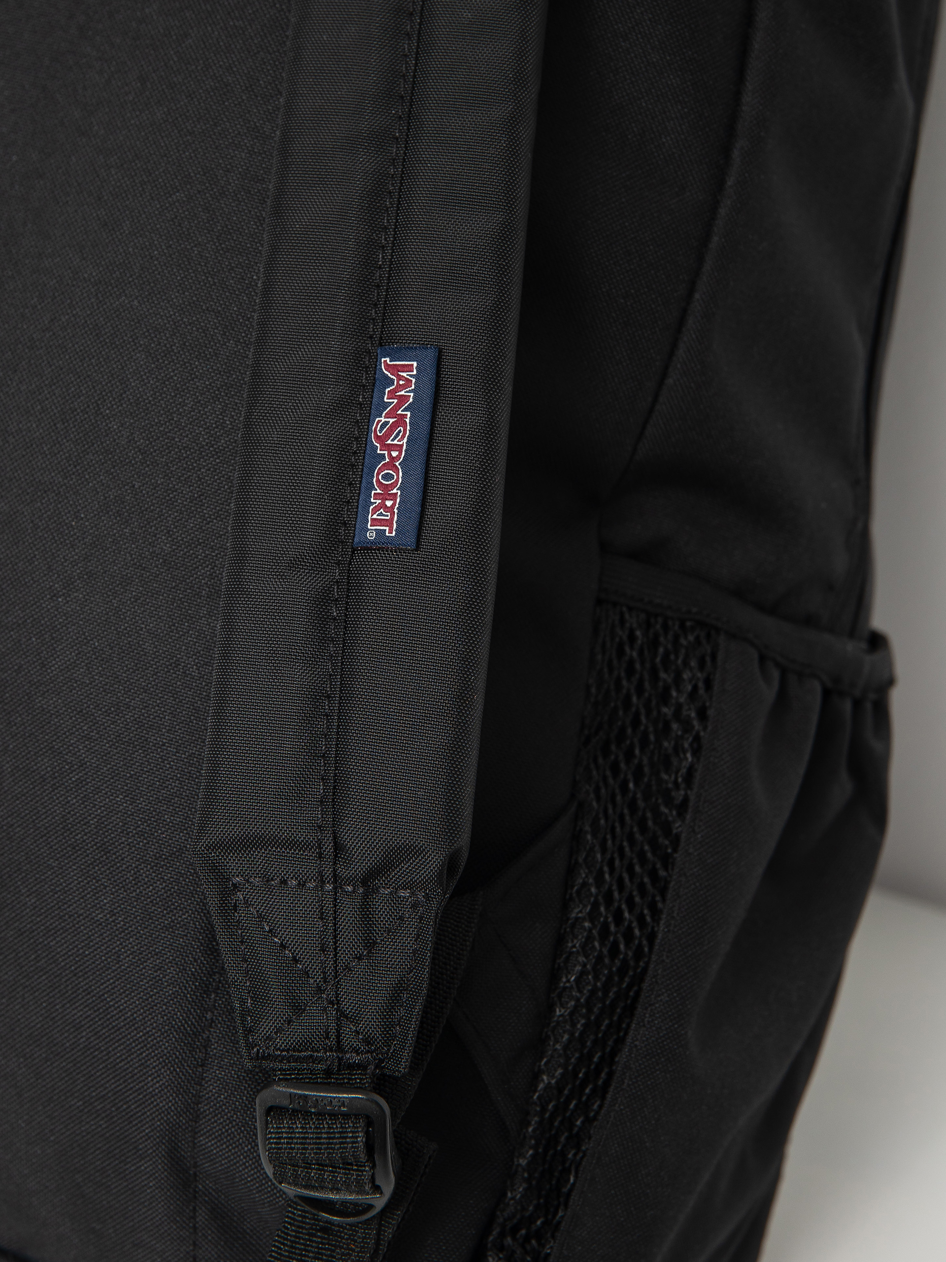 Batoh JanSport Cross Town (black)