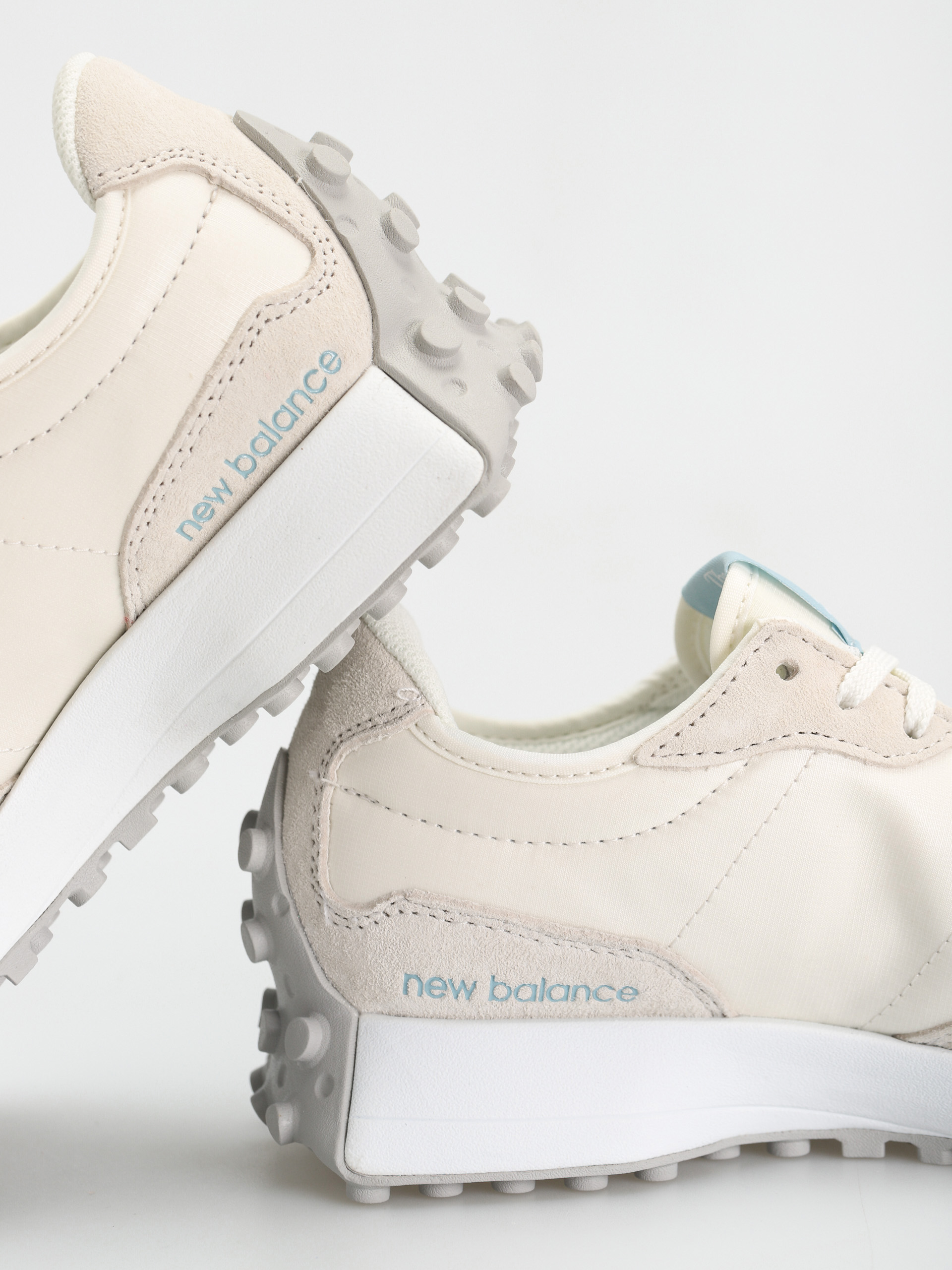 Boty New Balance 327 Wmn (sea salt)