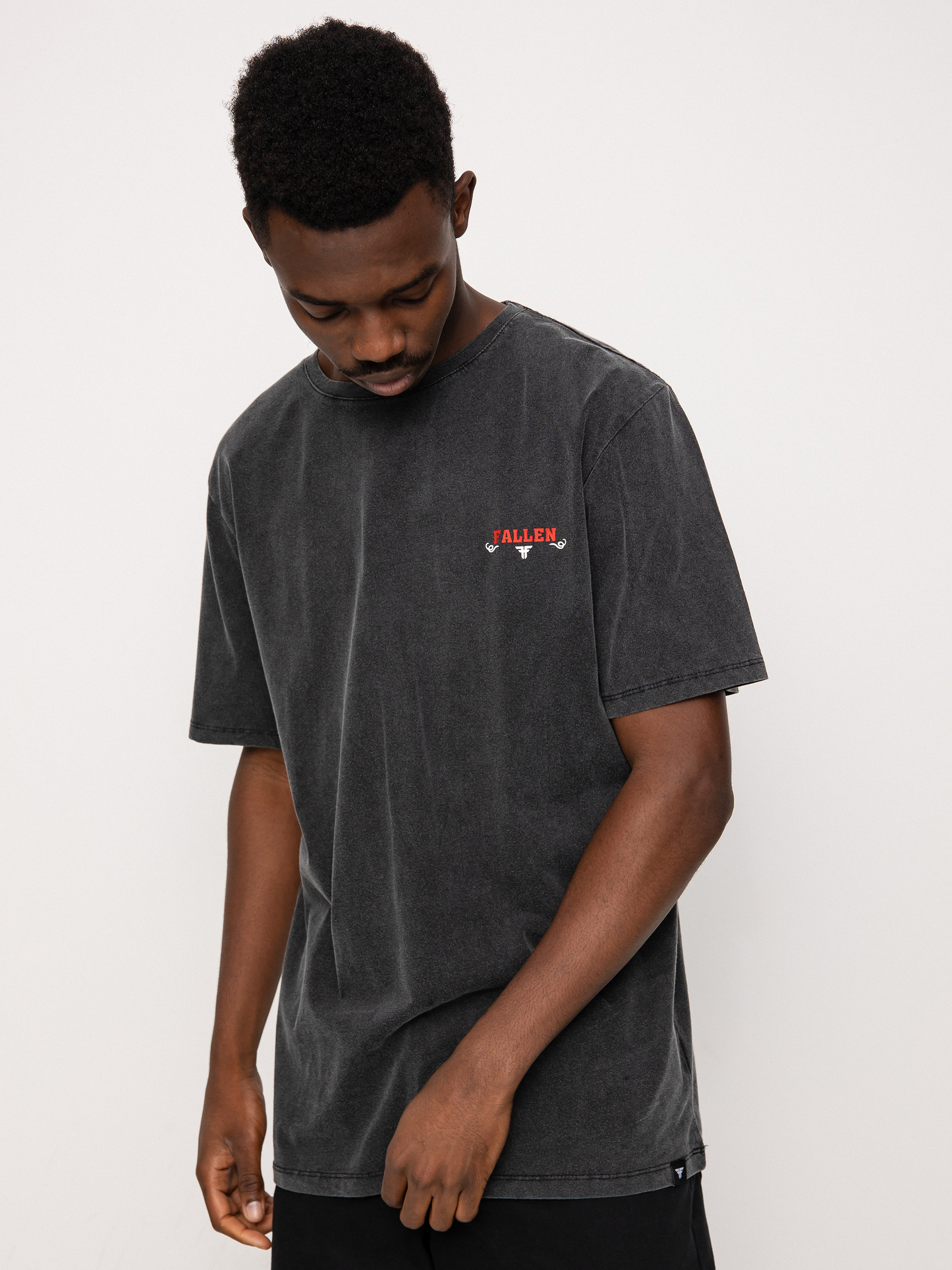 Tričko Fallen Revolver (black enzymatic wash/white x billy marks)