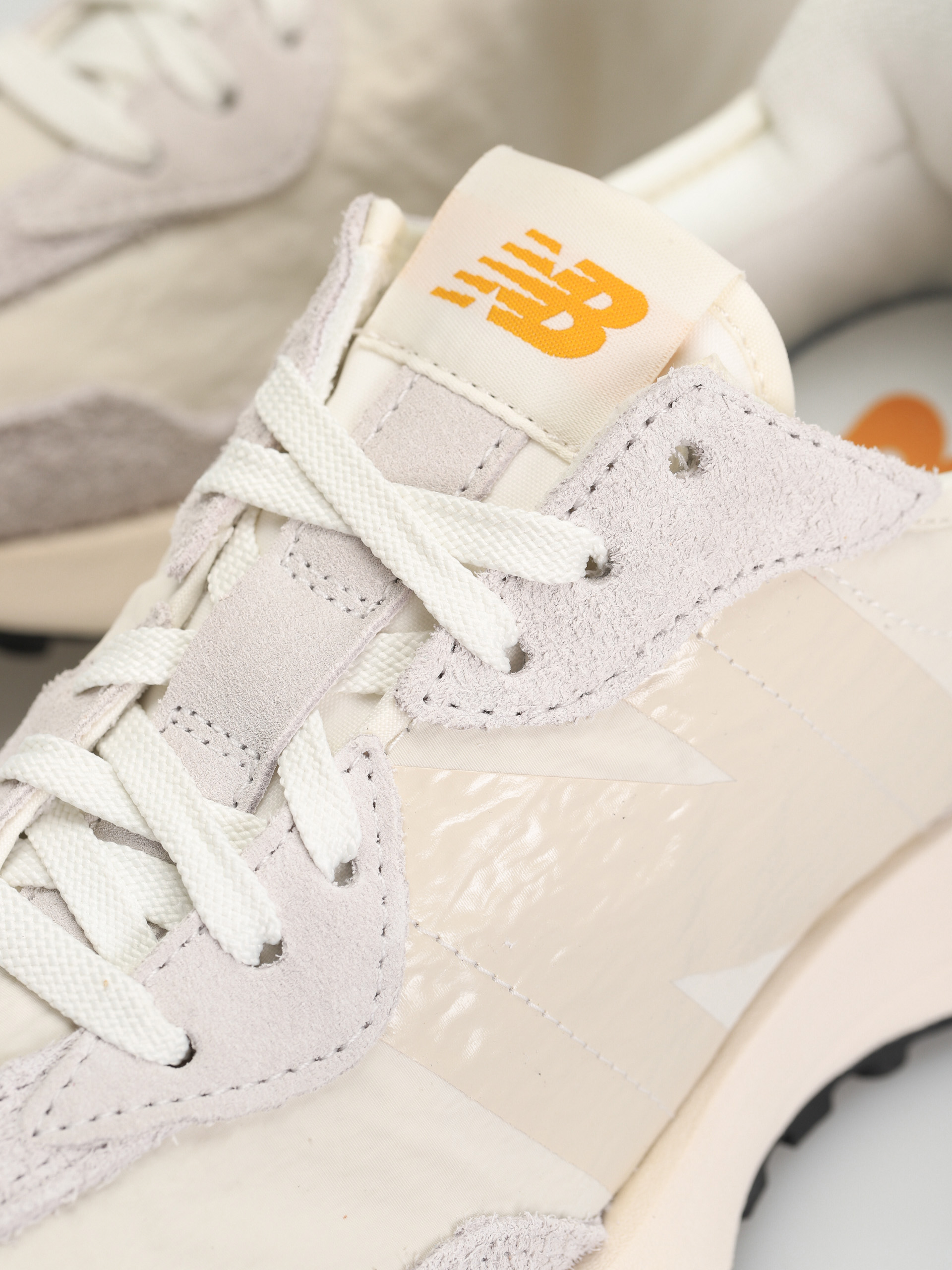 Boty New Balance 327 (team away grey)