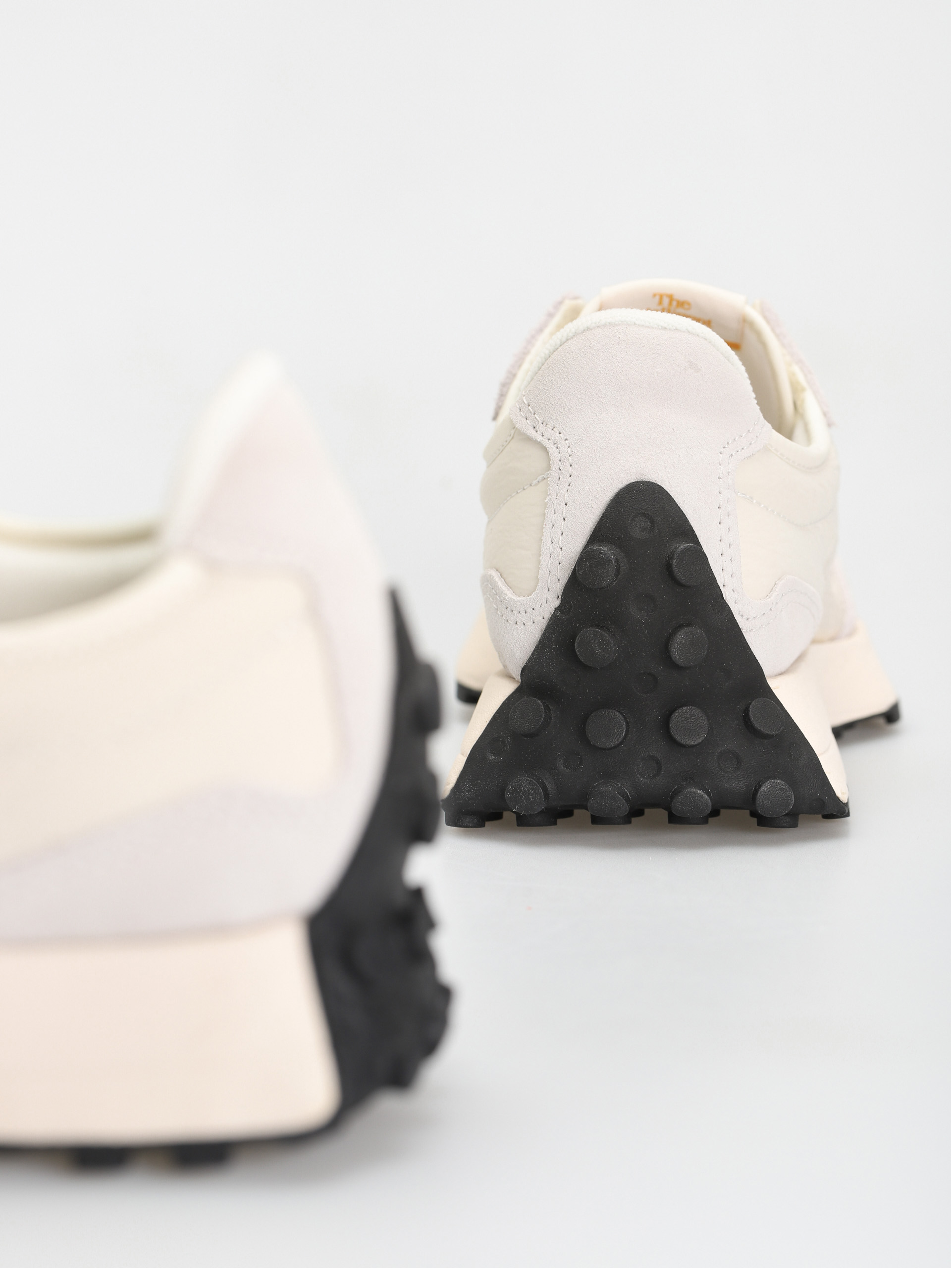 Boty New Balance 327 (team away grey)