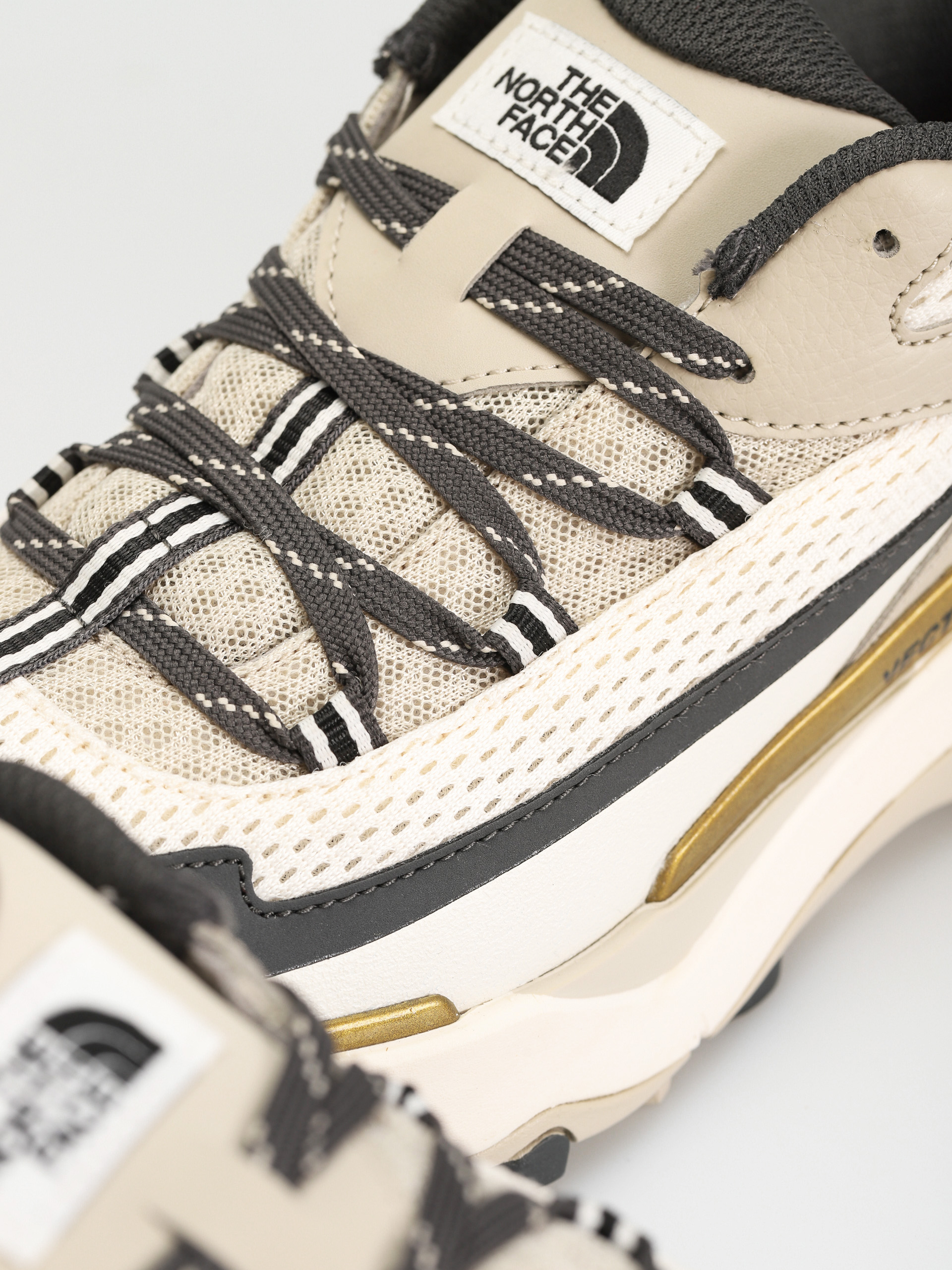 Boty The North Face Vectiv Taraval Wmn (gardenia white/sandstone)