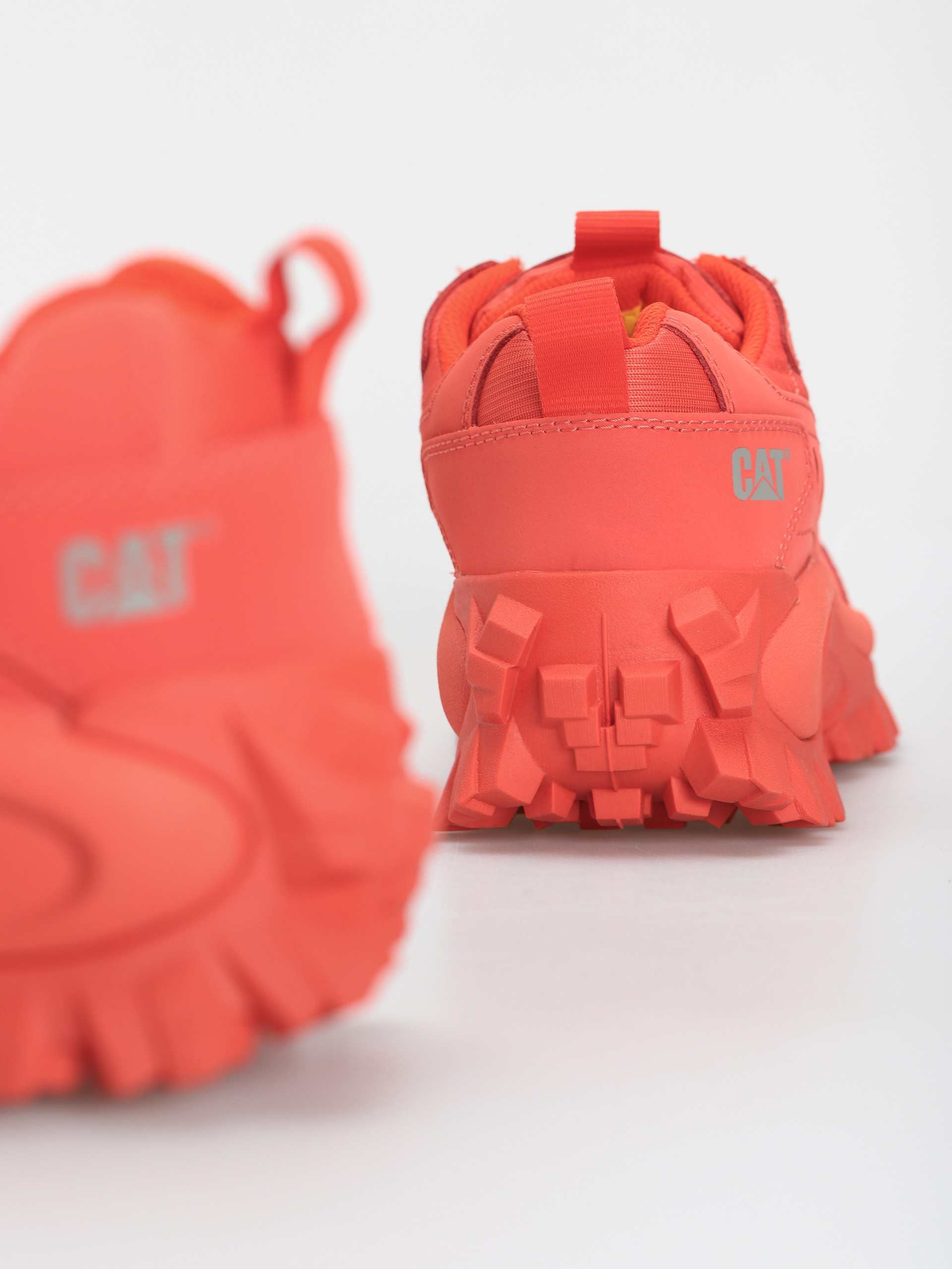 Boty Caterpillar Intruder (red)