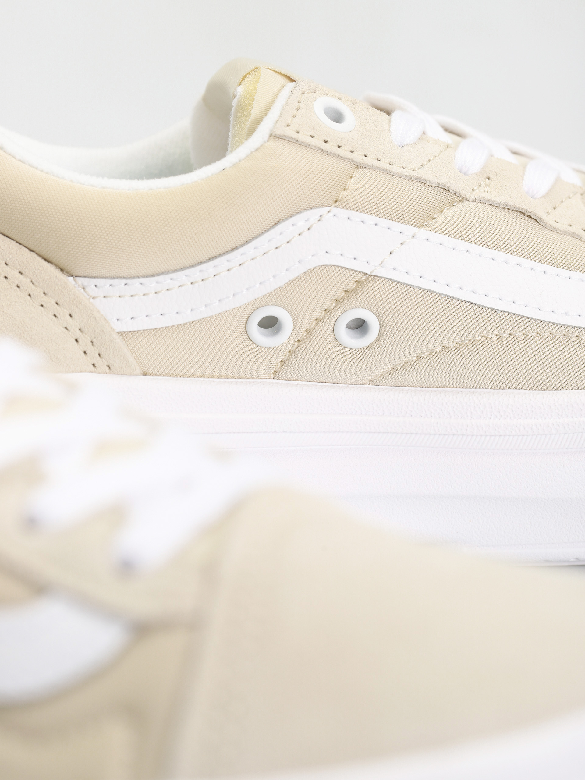 Boty Vans Old Skool Overt CC (sand/white)