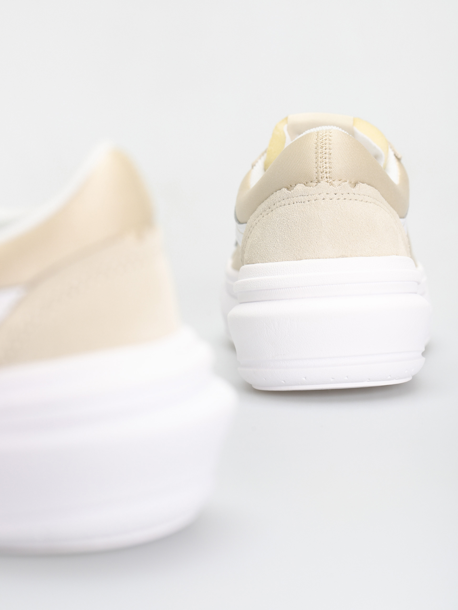 Boty Vans Old Skool Overt CC (sand/white)
