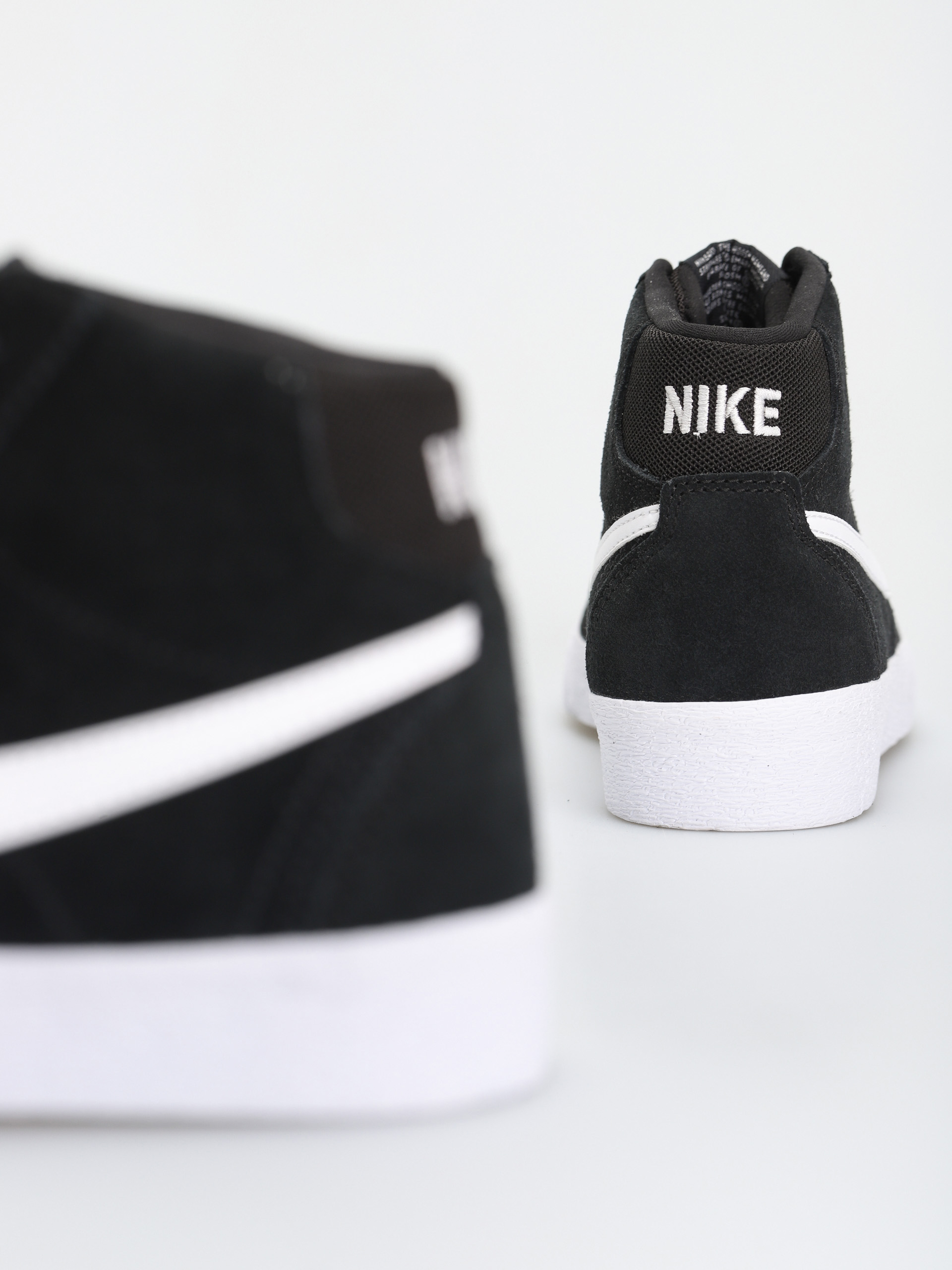 Boty Nike SB Bruin High Wmn (black/white black gum light brown)