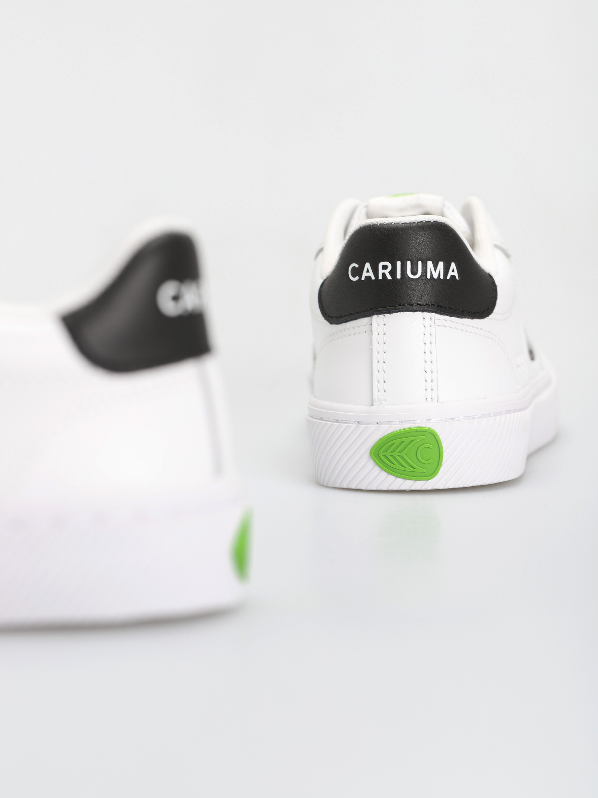 Boty Cariuma Salvas (white/black)