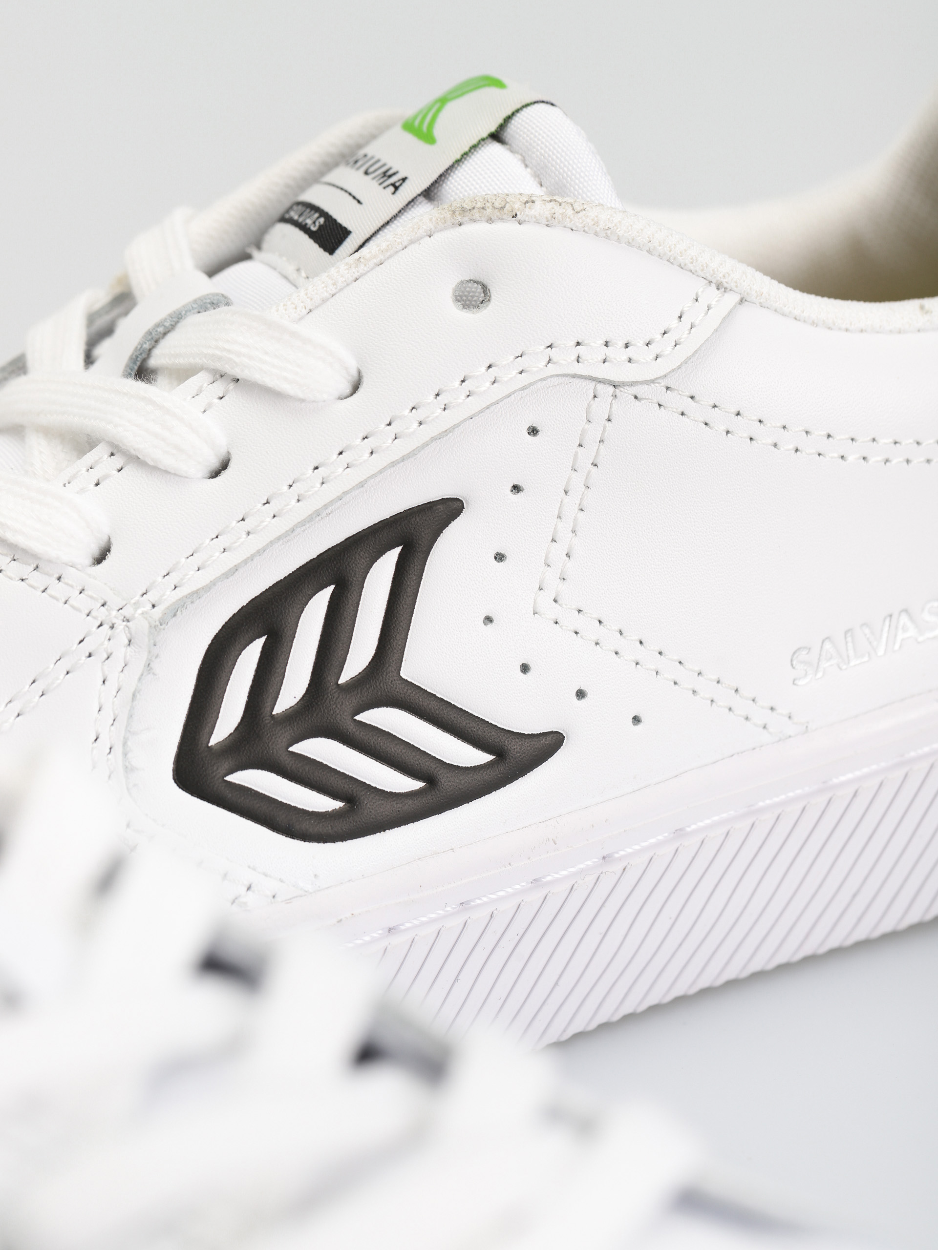 Boty Cariuma Salvas (white/black)