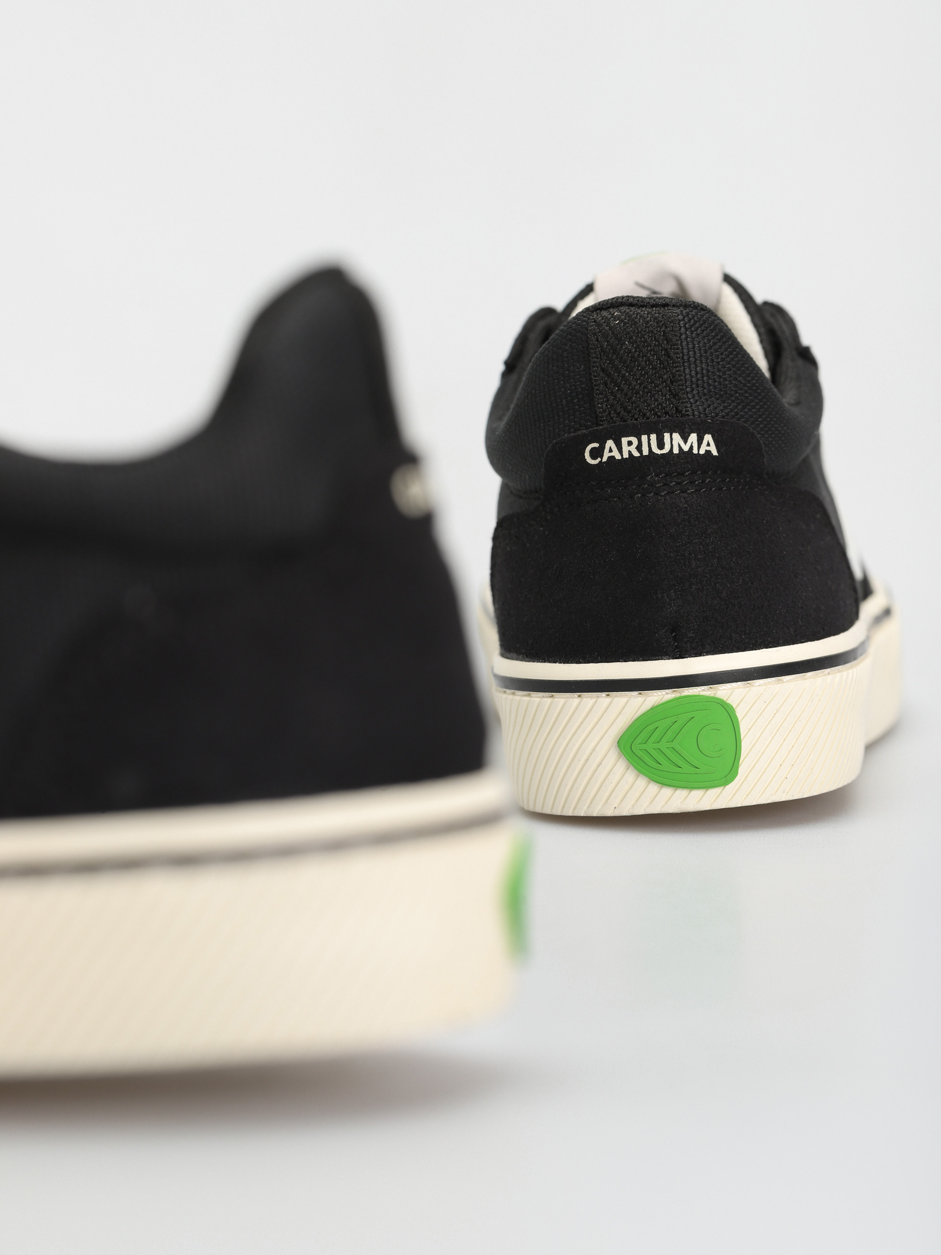 Boty Cariuma Vallely (black/ivory)