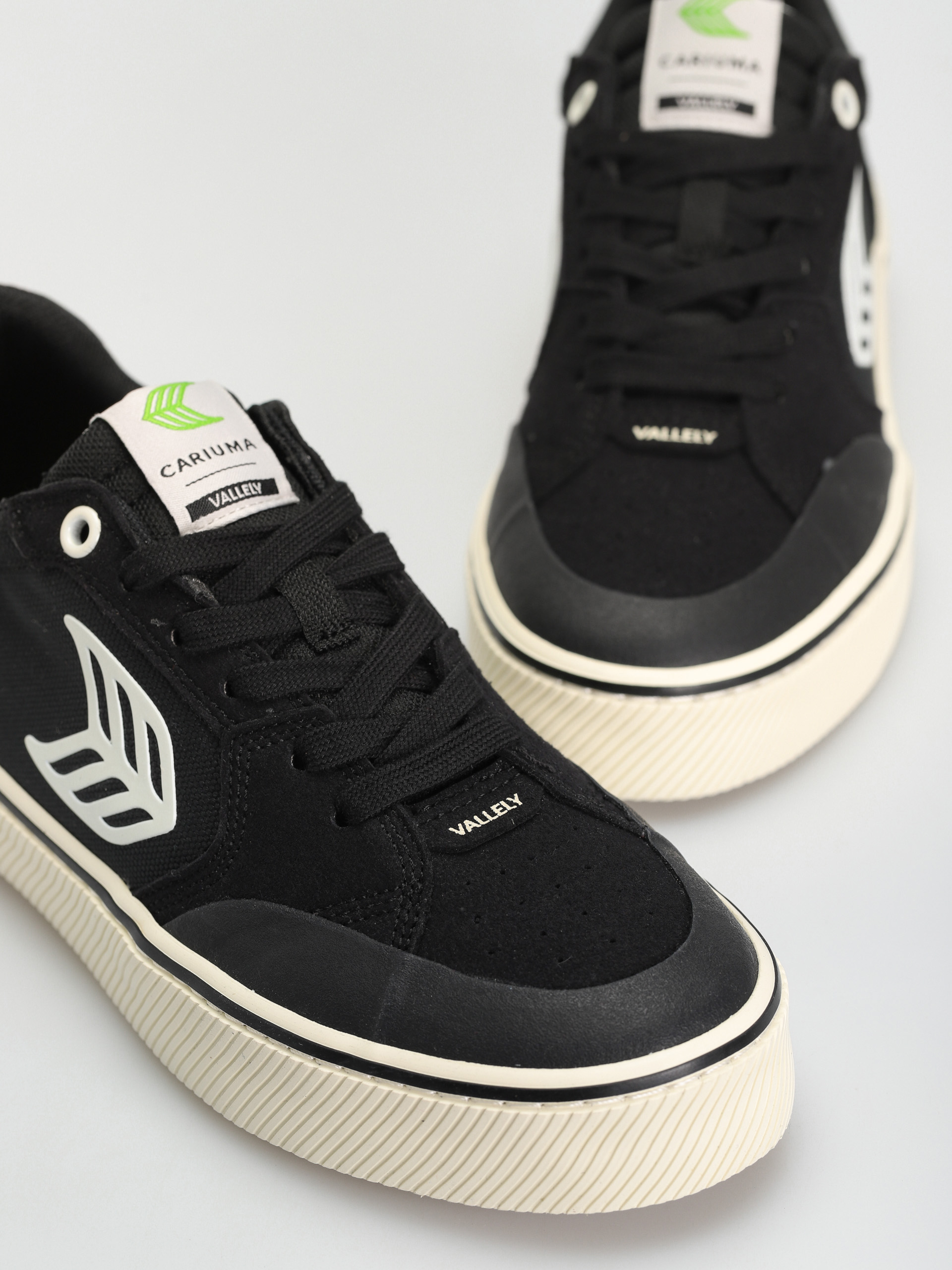 Boty Cariuma Vallely (black/ivory)